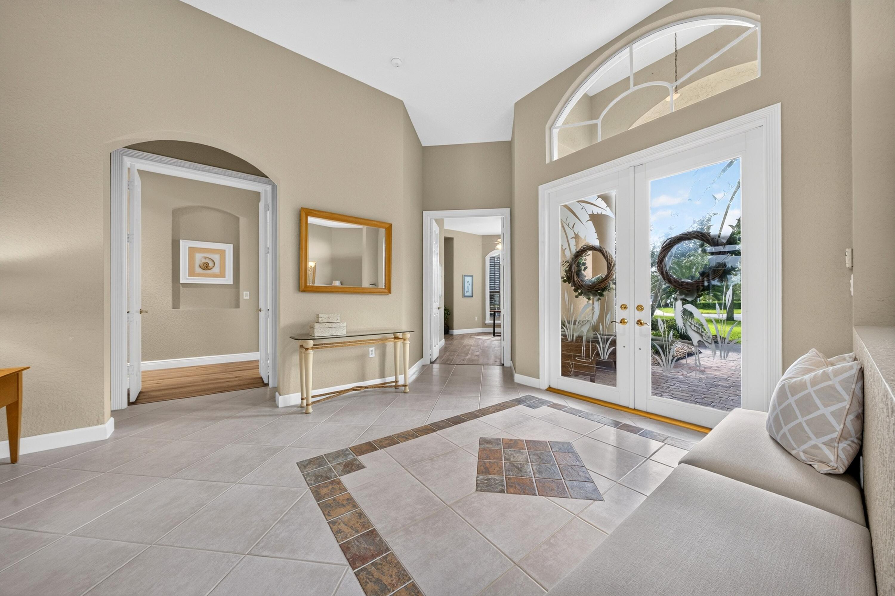 007-002-Foyer-4000x2664