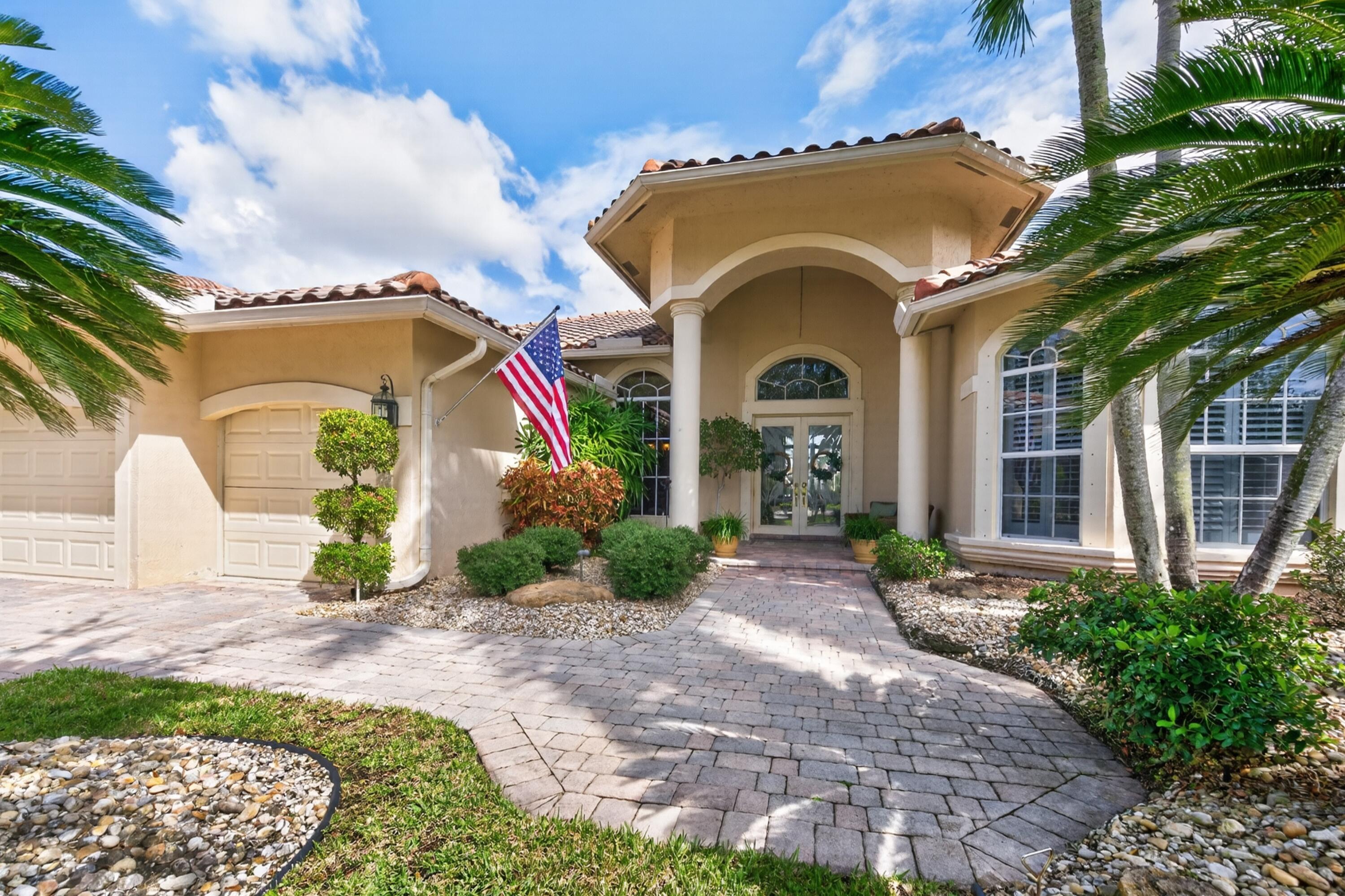 003-011-Front of Home-4000x2666