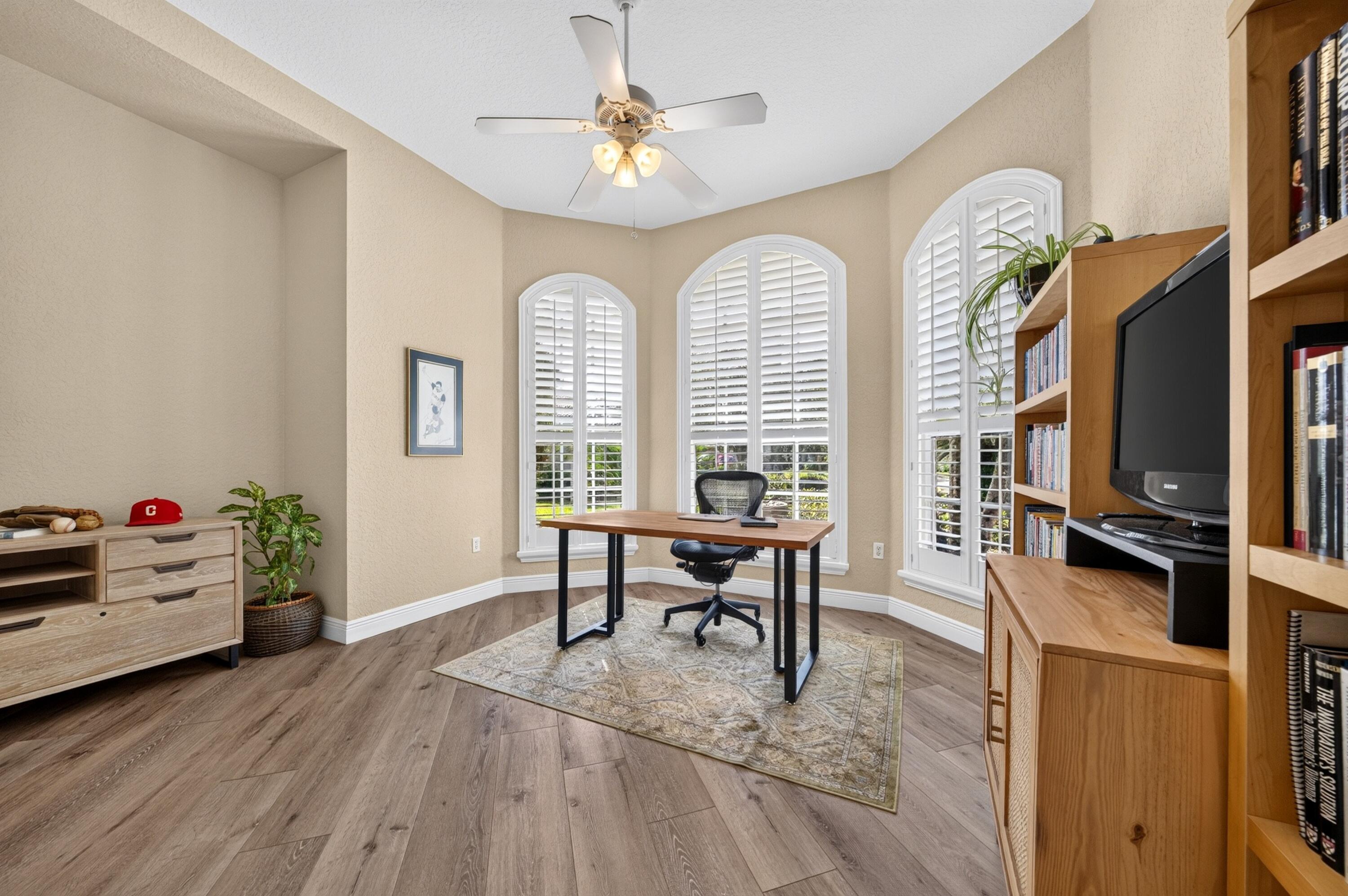 035-031-Office-4000x2662