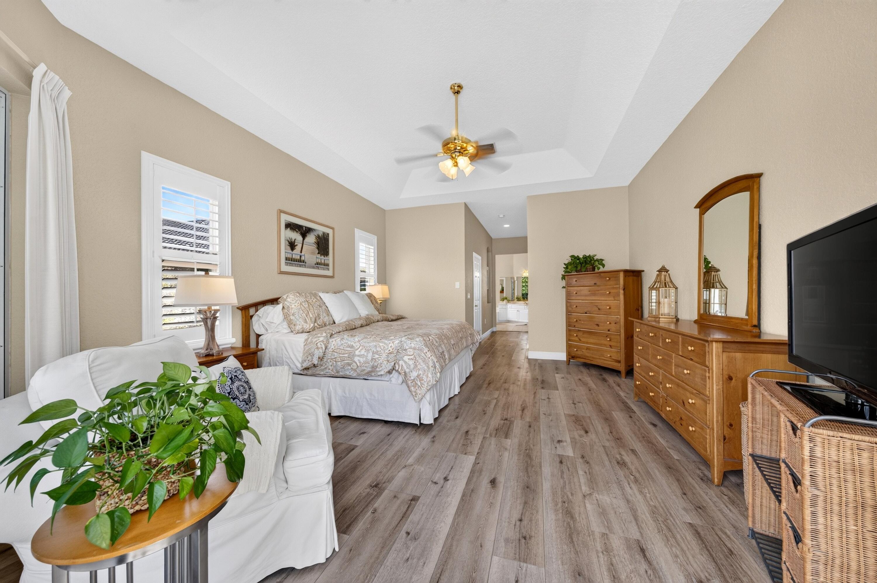 030-041-Primary Bedroom-4000x2662