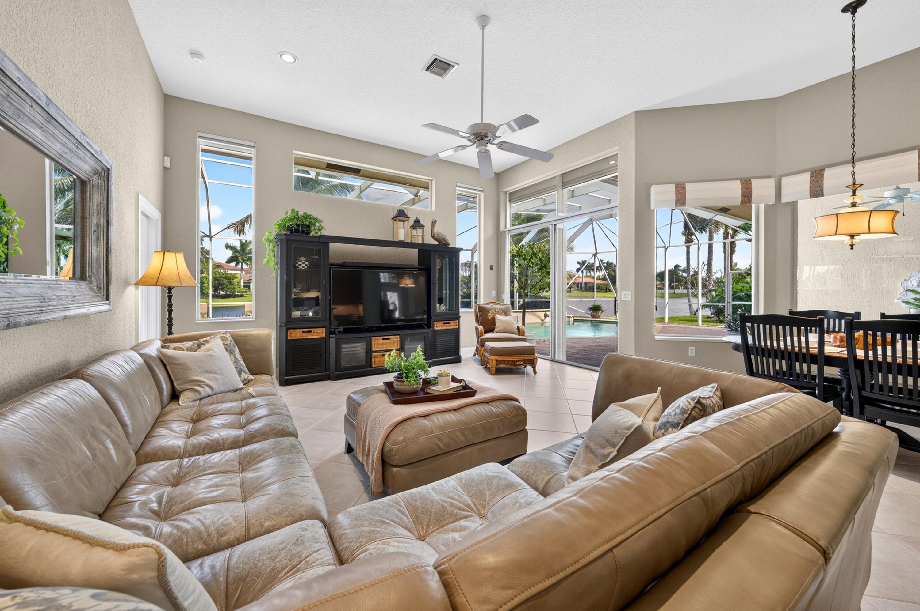 025-058-Family Room-4000x2660