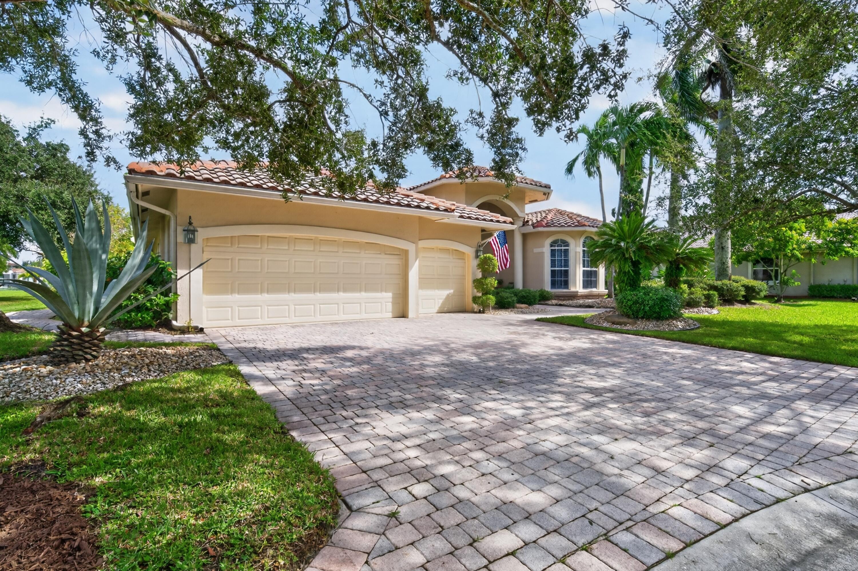 002-025-Front Exterior-4000x2664