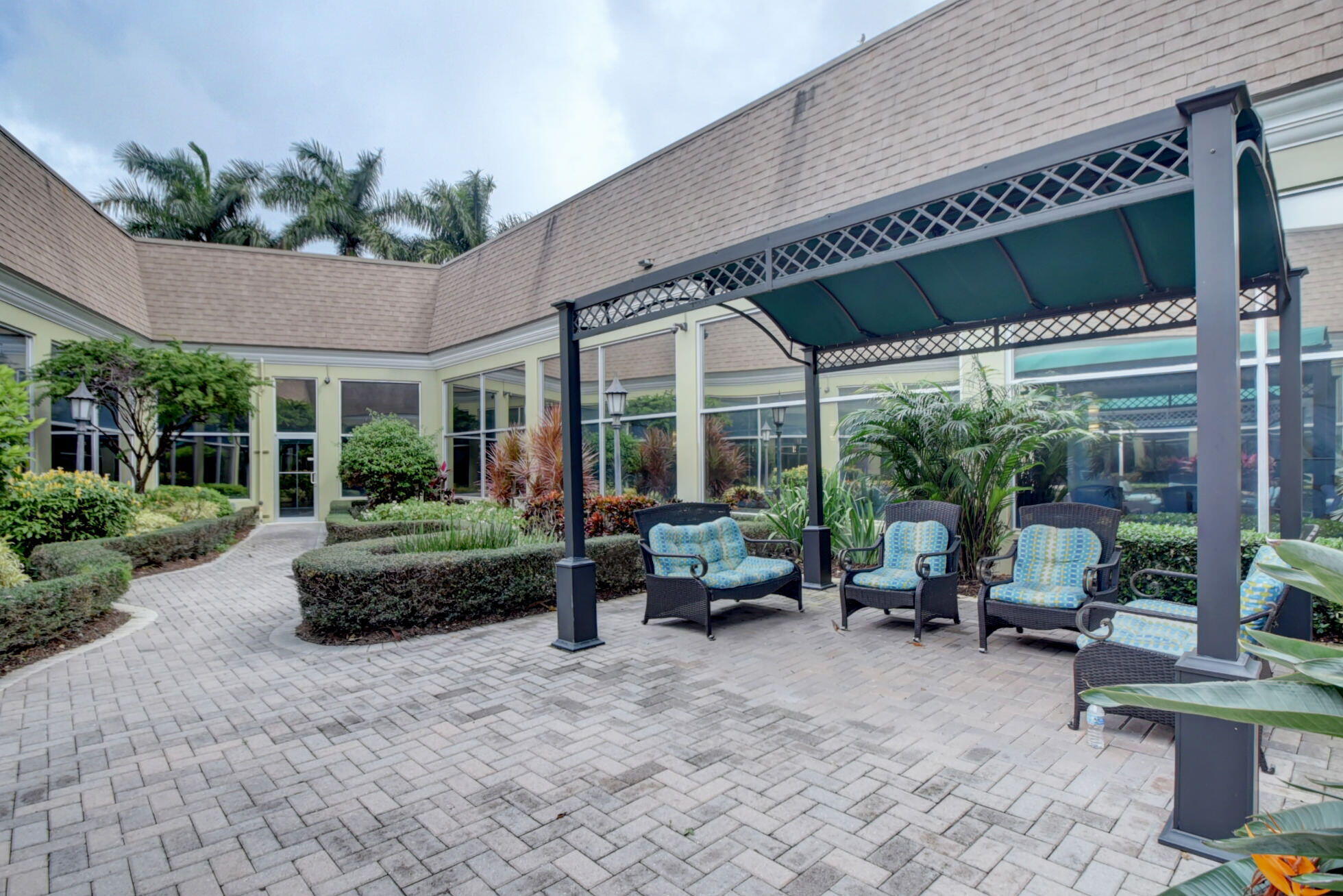 79-web-or-mls-Kings Point (34)