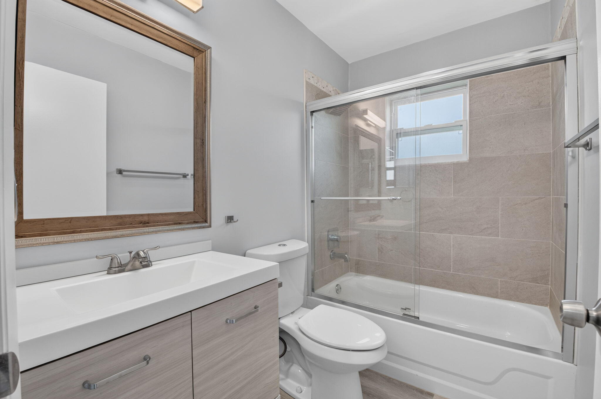 Bathroom 1 with tub /shower combination