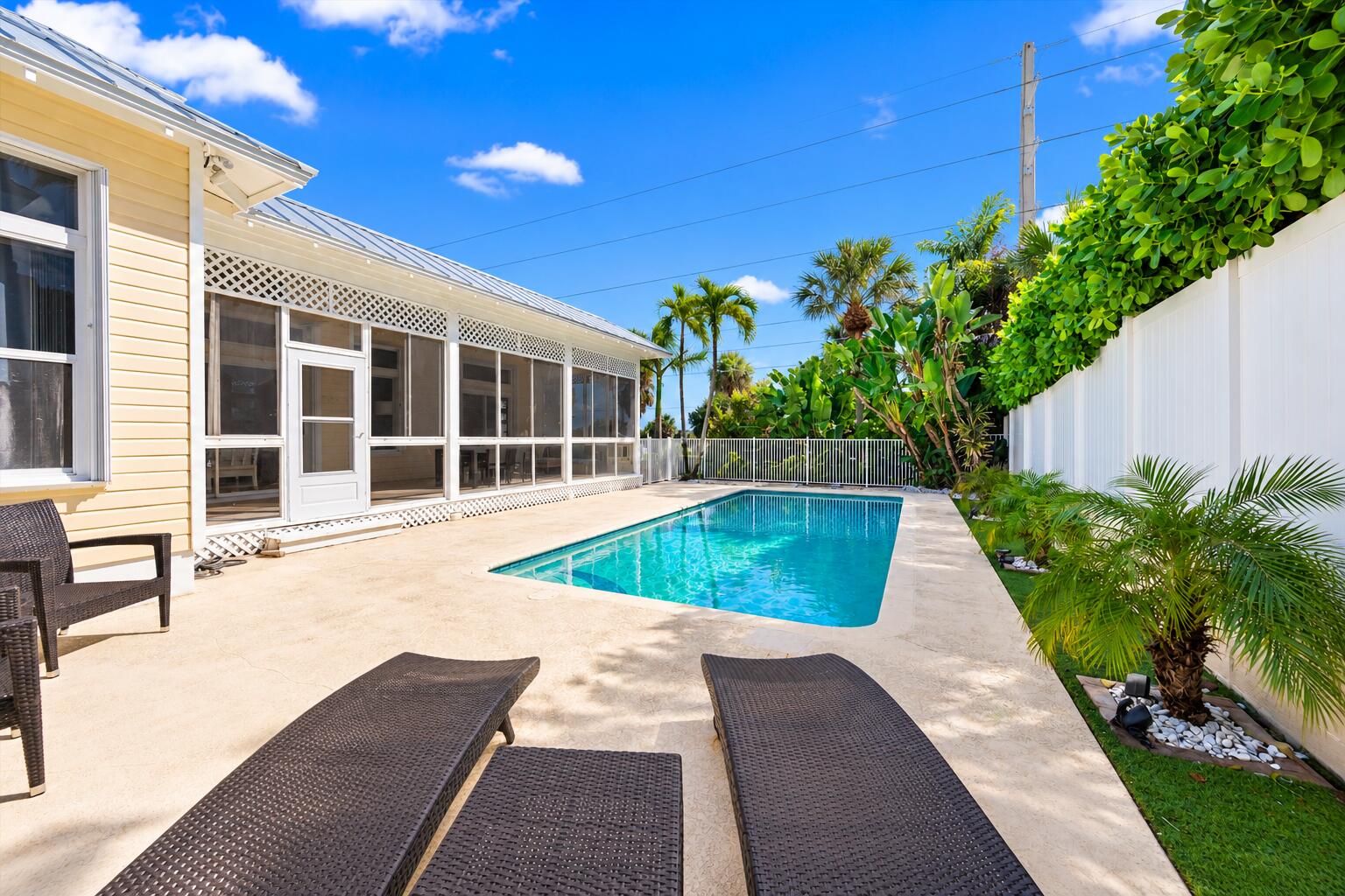 400 Seaside (2) 400 Seaside (2)