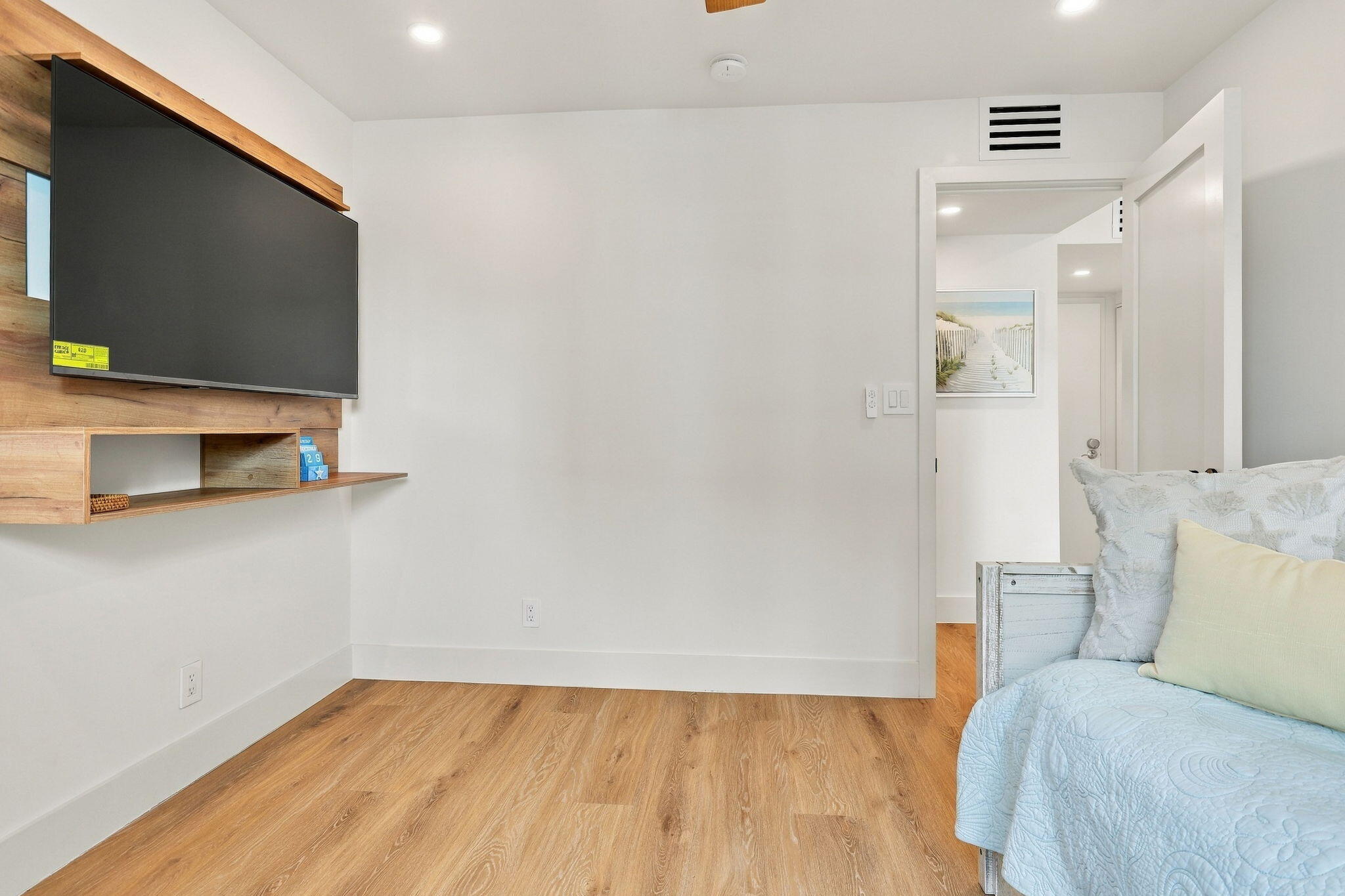 Second Bedroom with Trundle Bed(s)