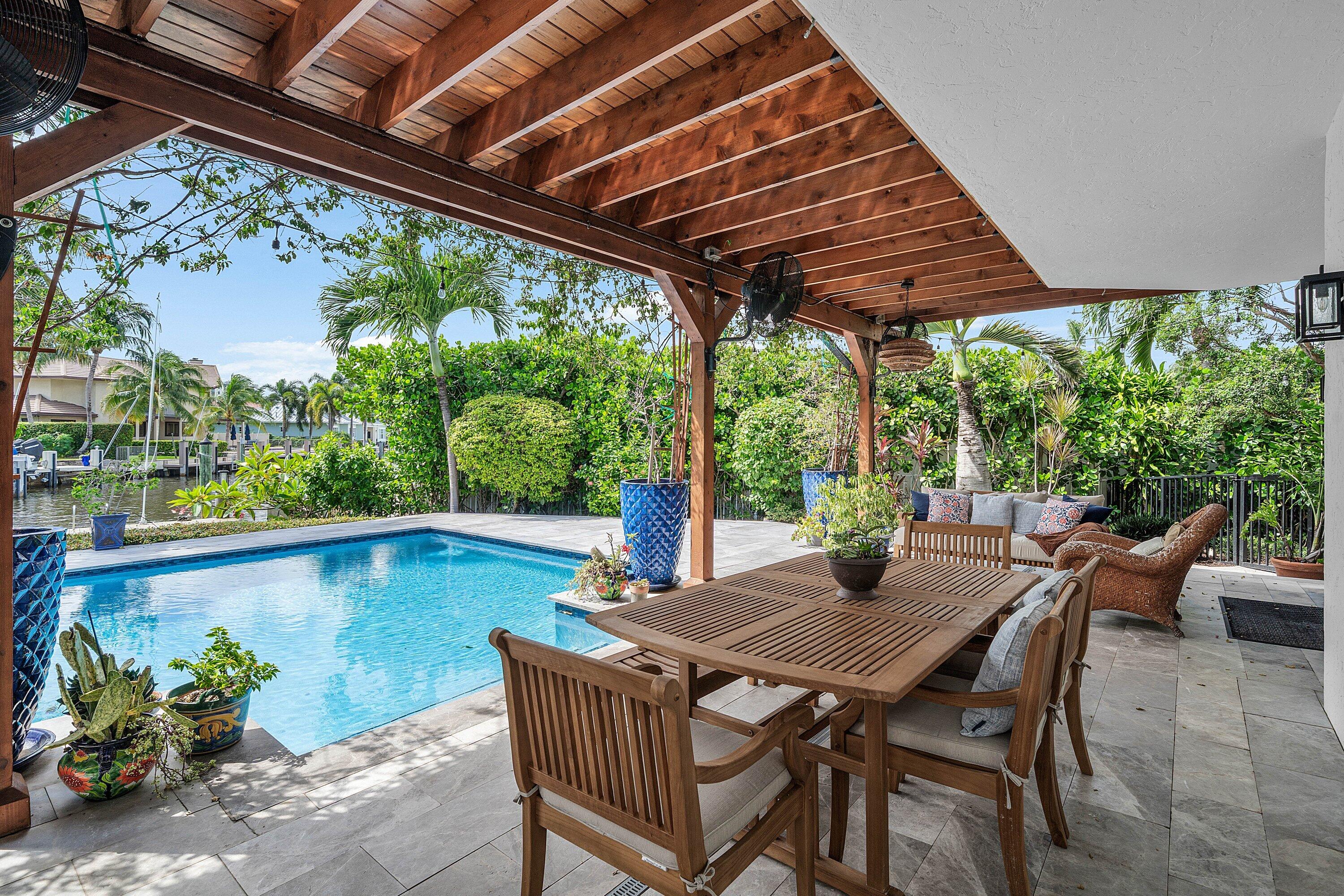 048-27HibiscusWay-OceanRidge-FL-33435-SM