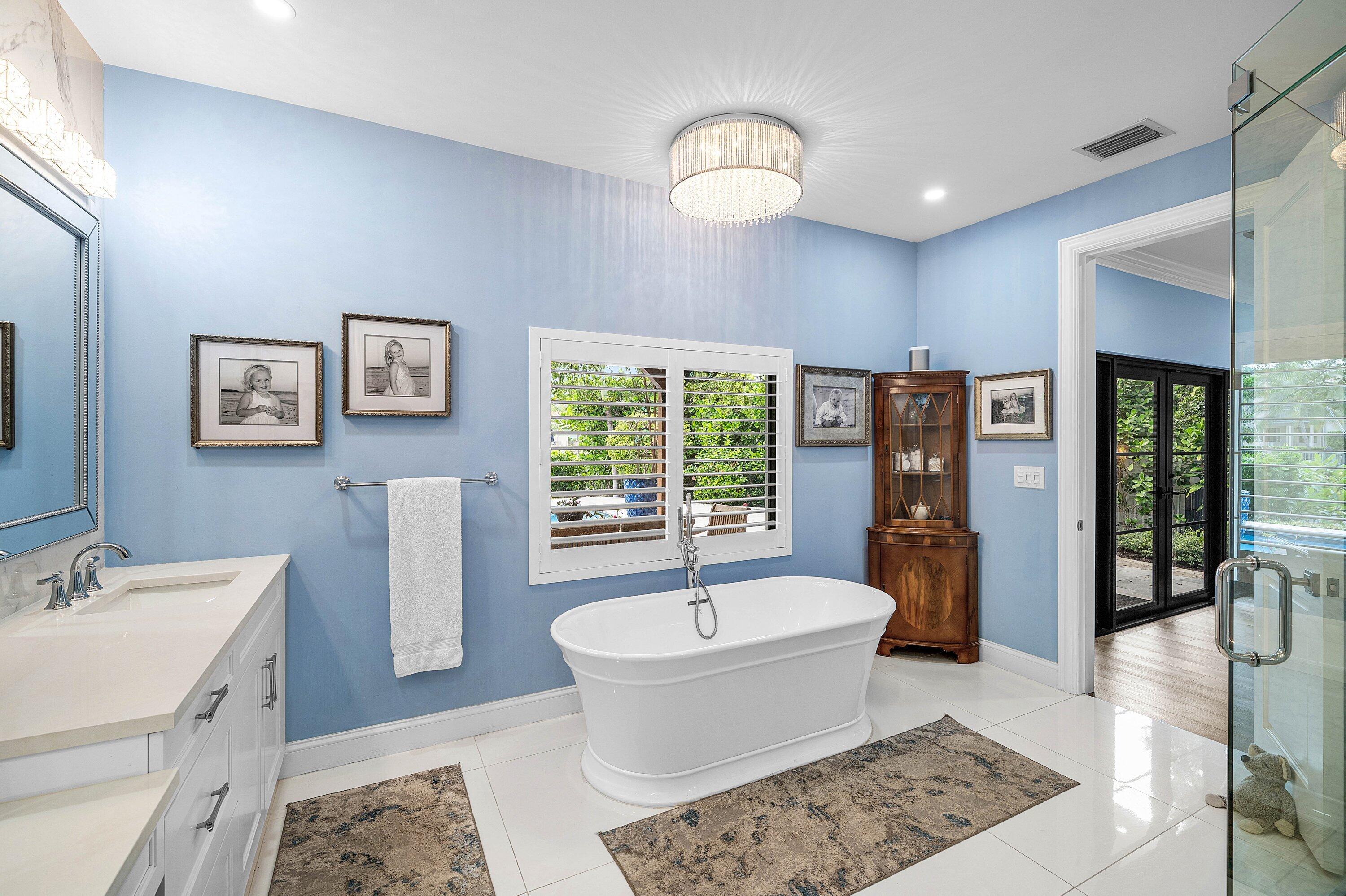 022-27HibiscusWay-OceanRidge-FL-33435-SM