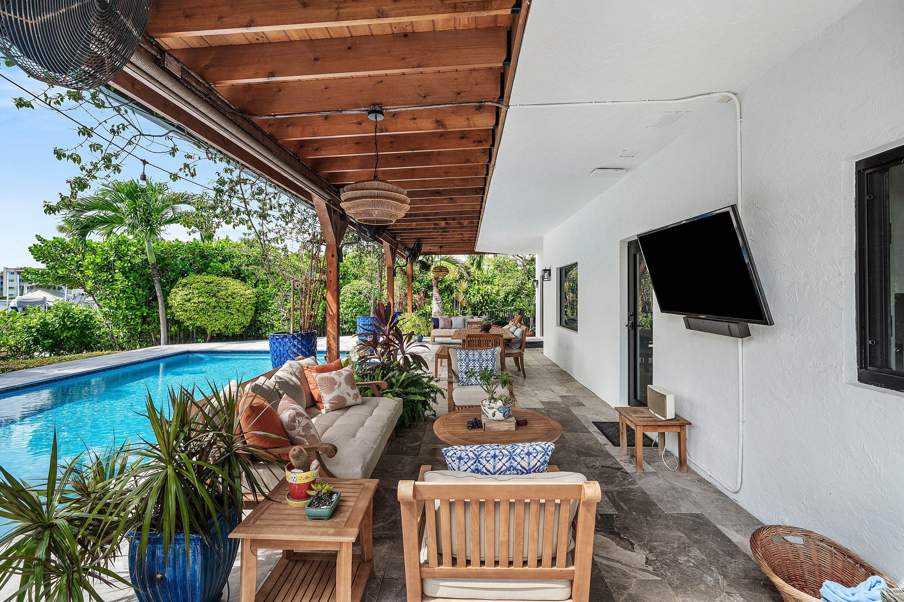 042-27HibiscusWay-OceanRidge-FL-33435-SM