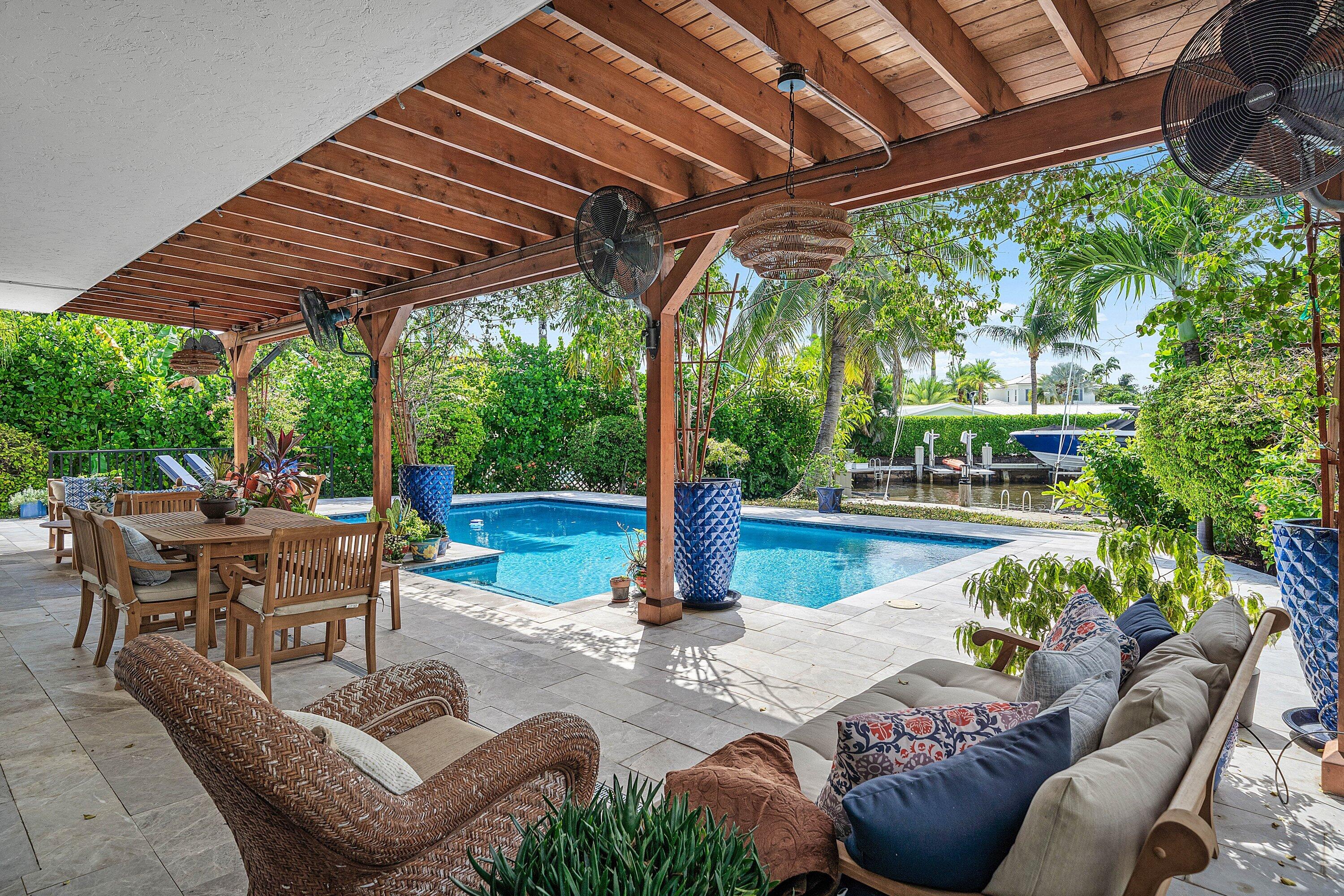 047-27HibiscusWay-OceanRidge-FL-33435-SM