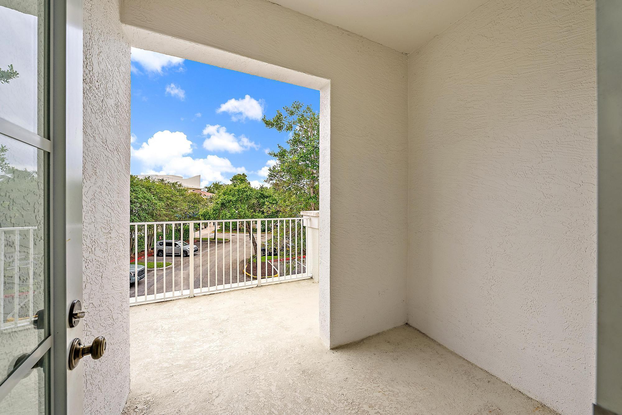 1200 Town Center Dr 203-11