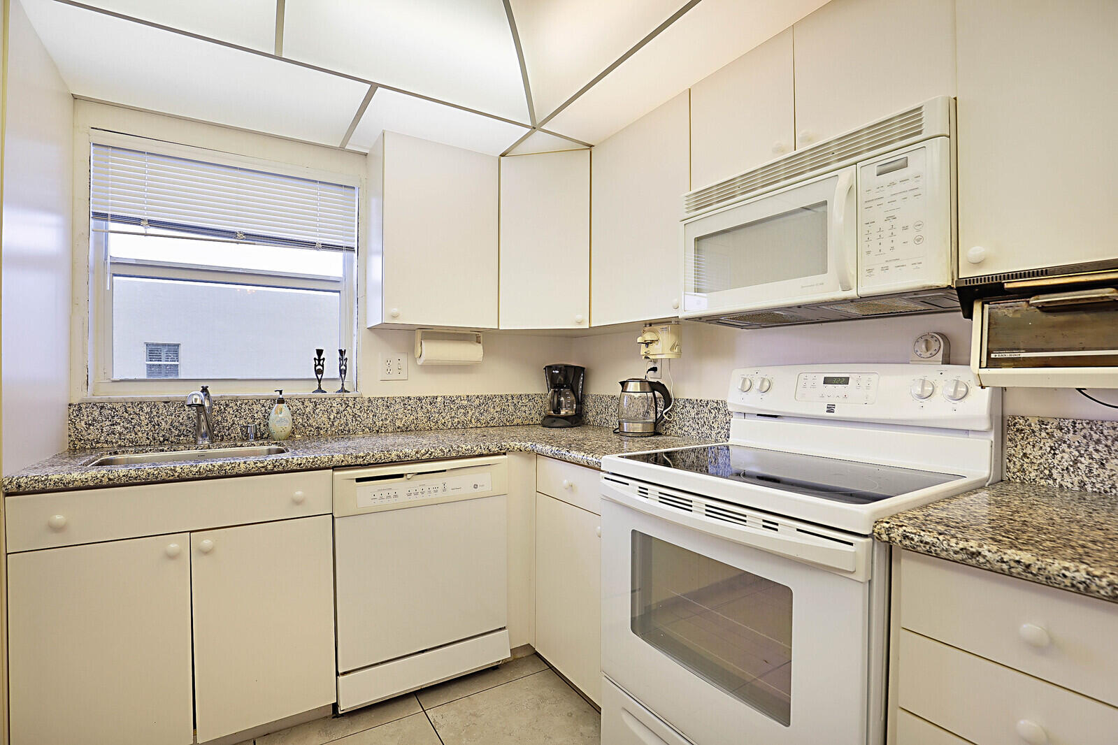 18_3520_S_Ocean_Blvd_Unit_506A18_mls