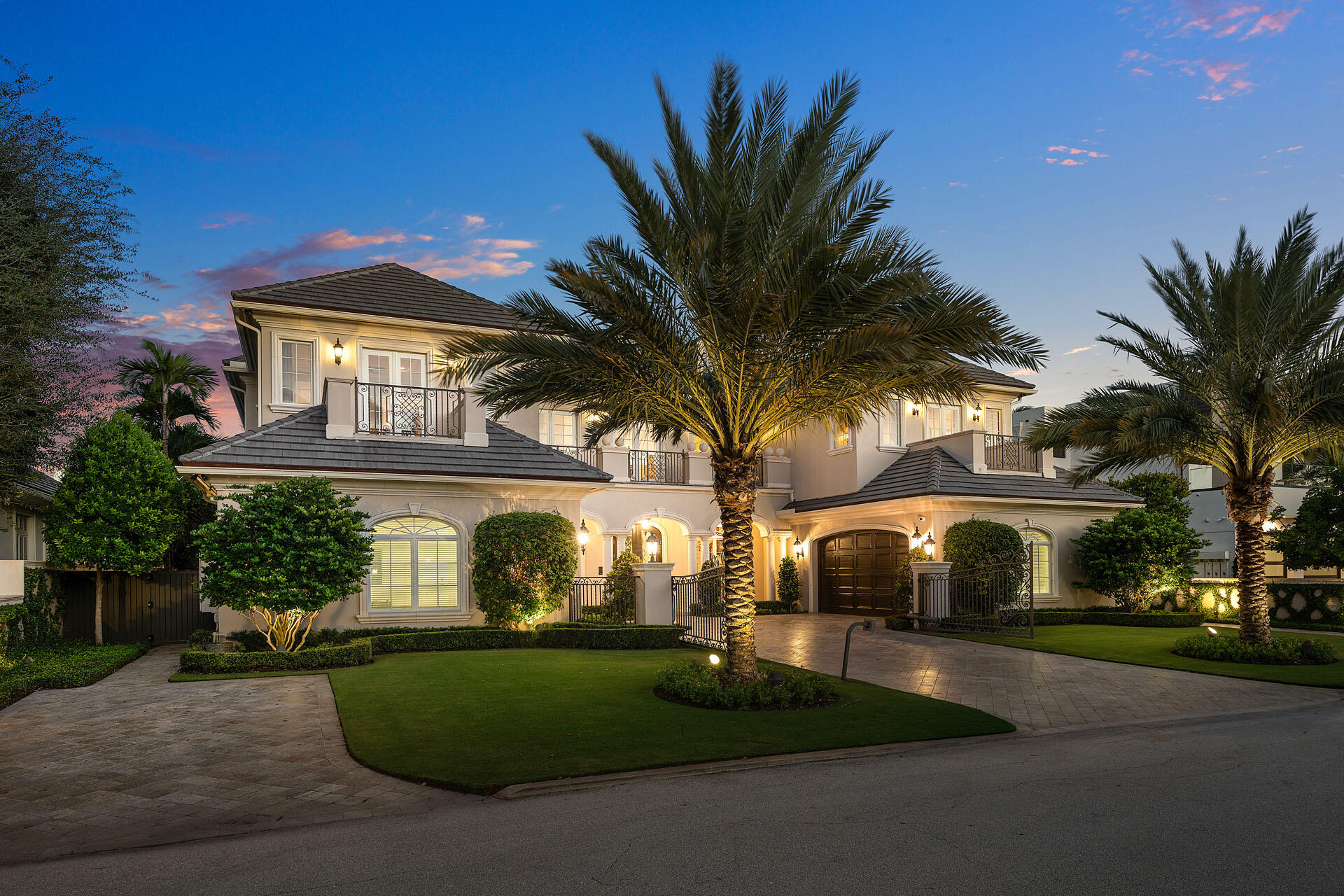 510_Alexander_Palm_Road_Dusk_02