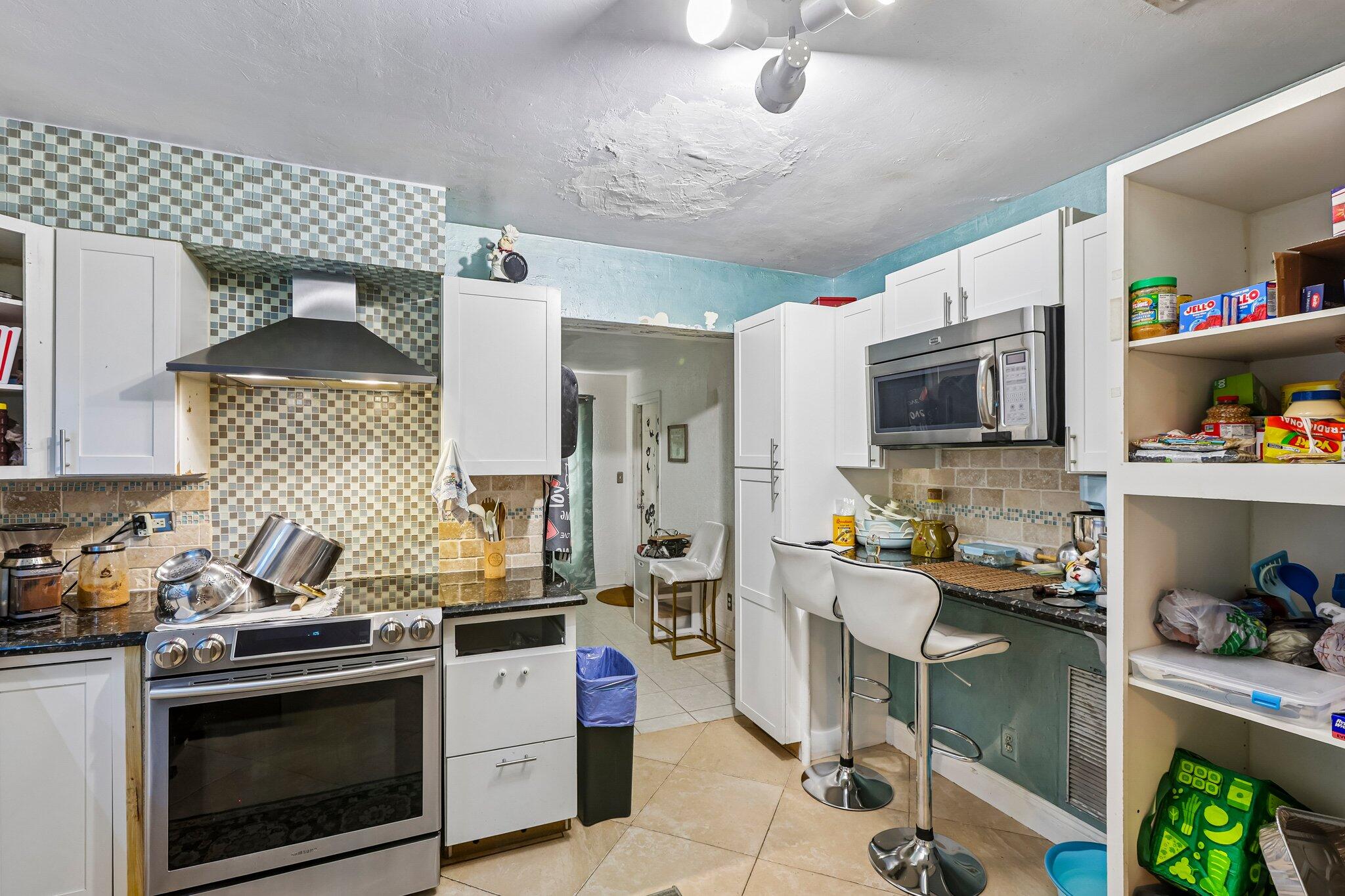 10-web-or-mls-NE 26th Ct-S3010-010