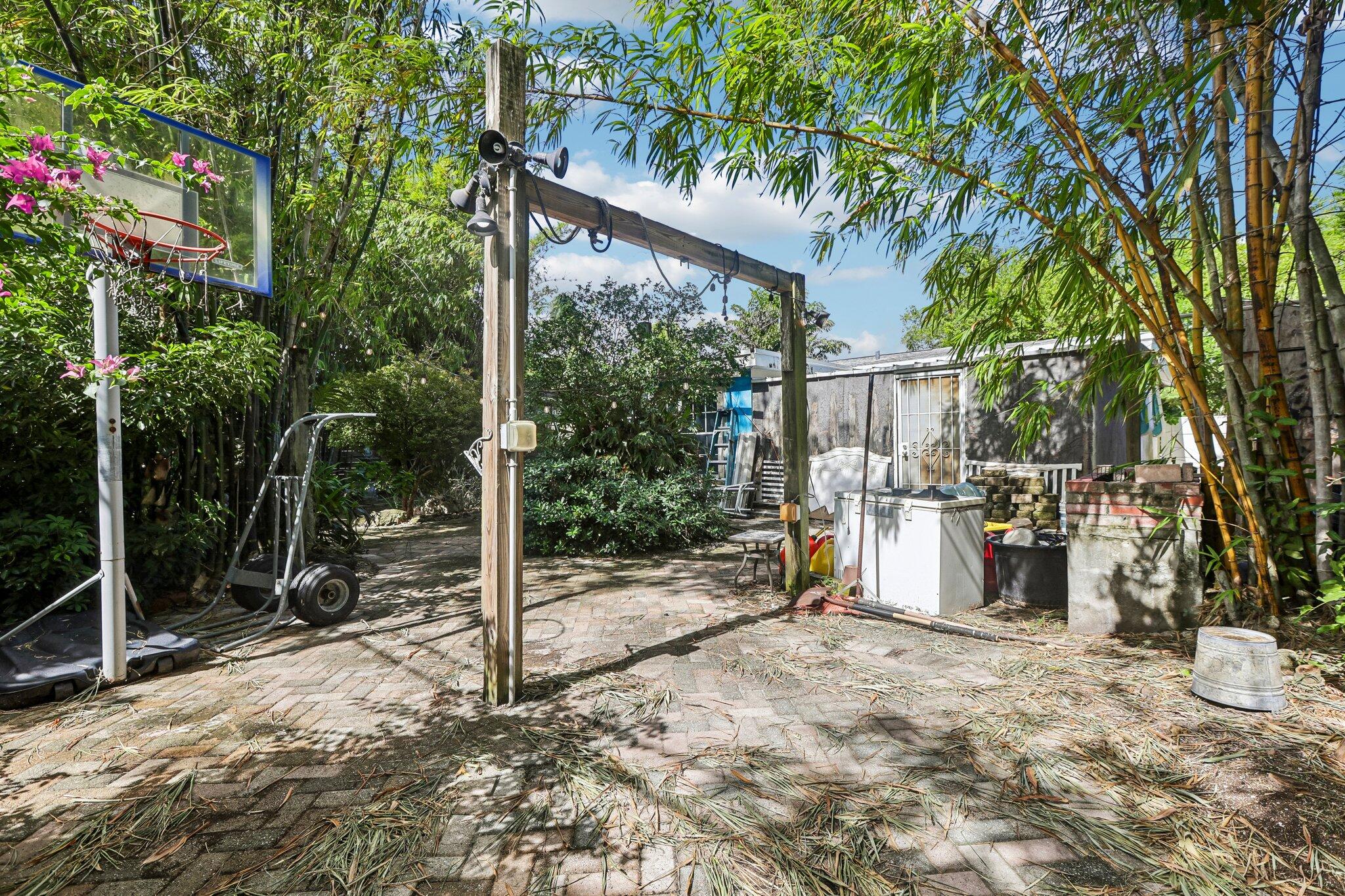 25-web-or-mls-NE 26th Ct-S3010-025