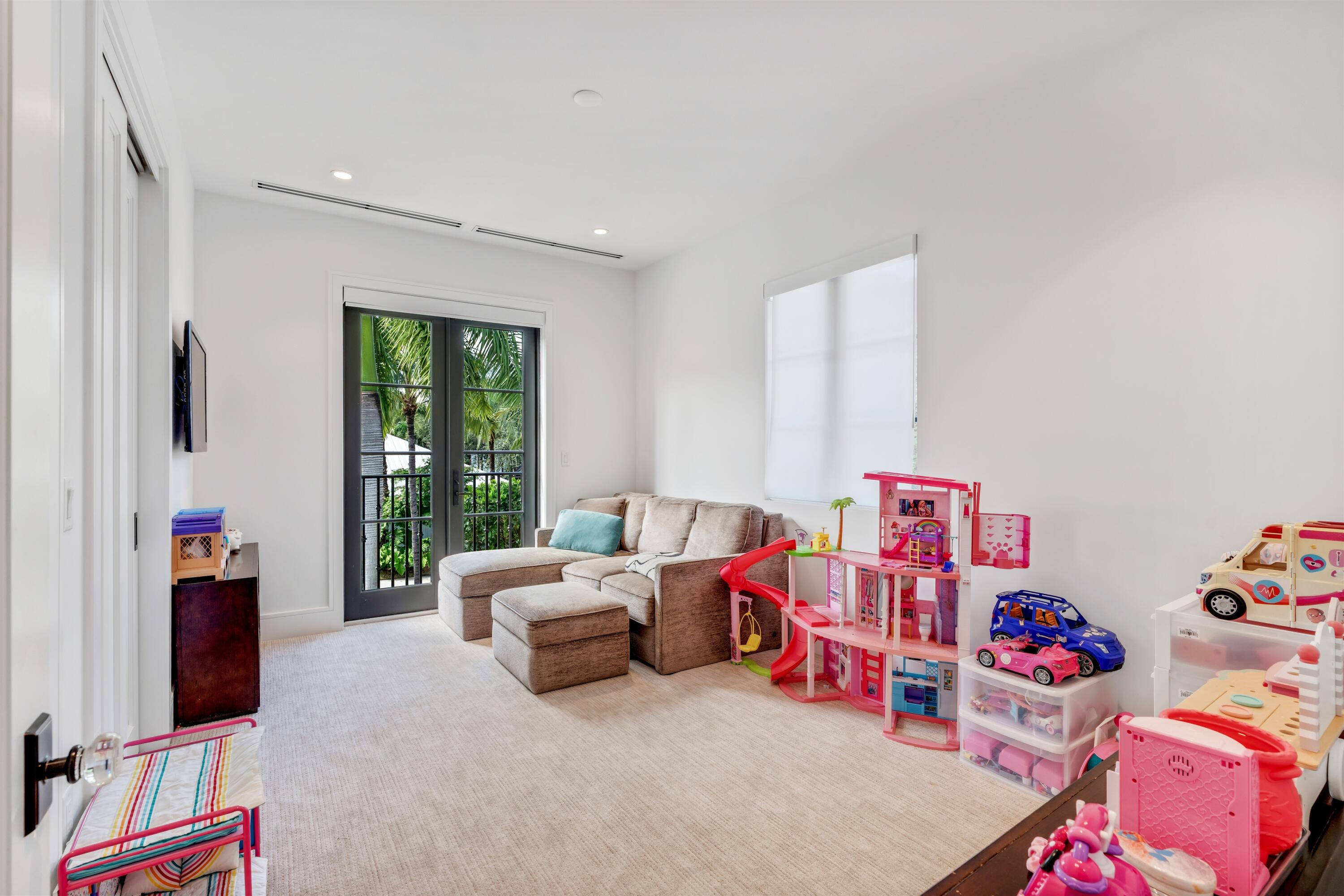 PLAY_ROOM_ANGLE