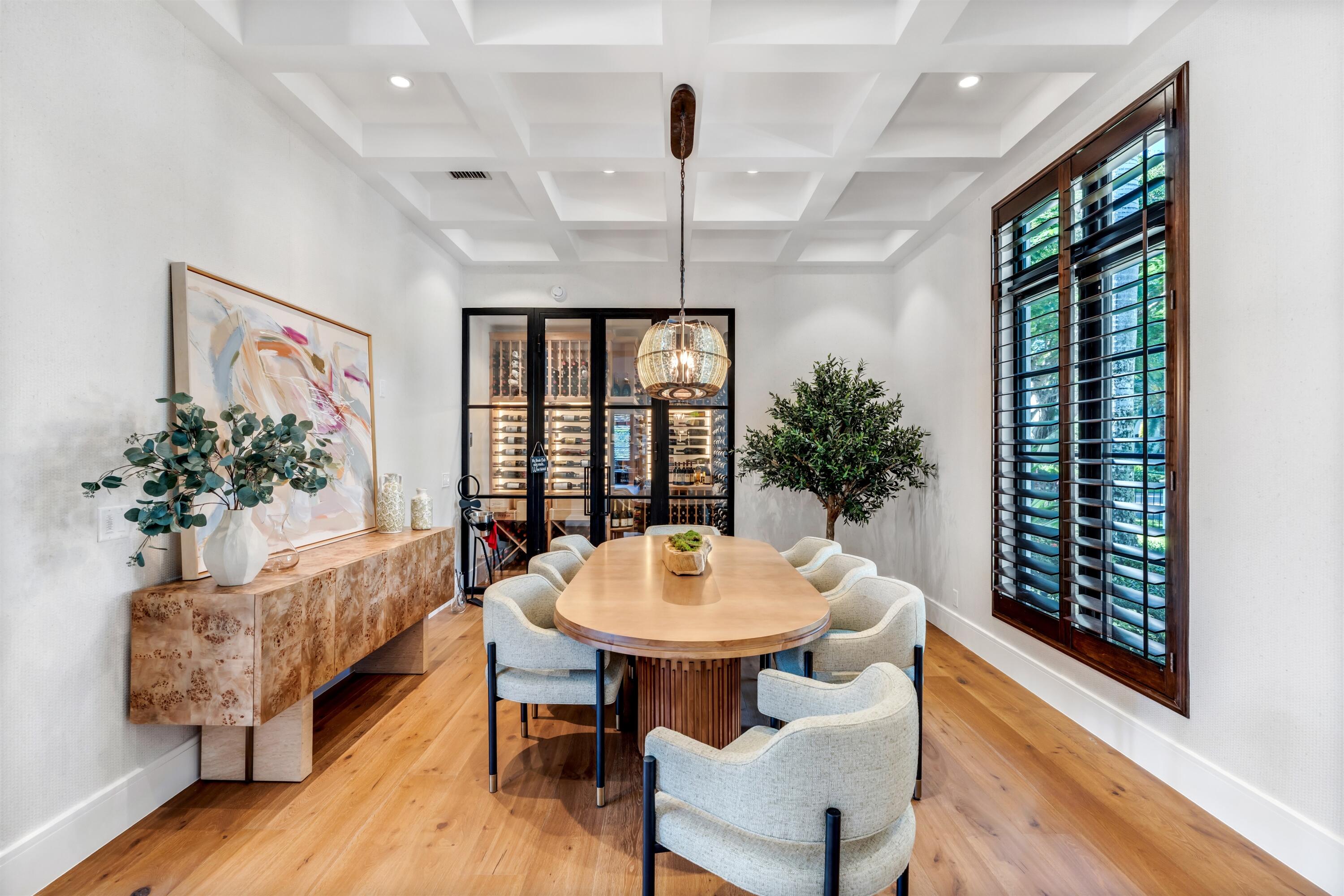 DINING_ROOM_STRAIGHT