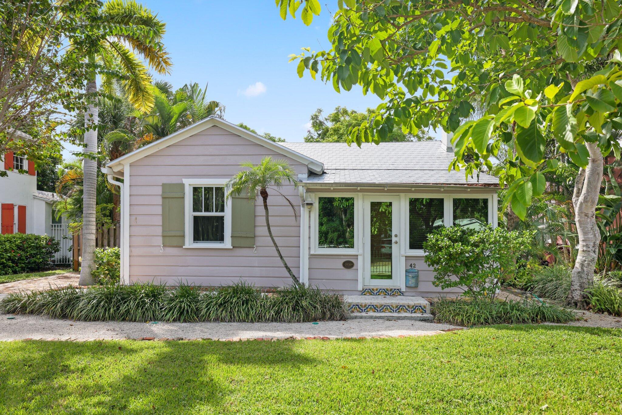42 Palm Square - 1.jpg-SMALL