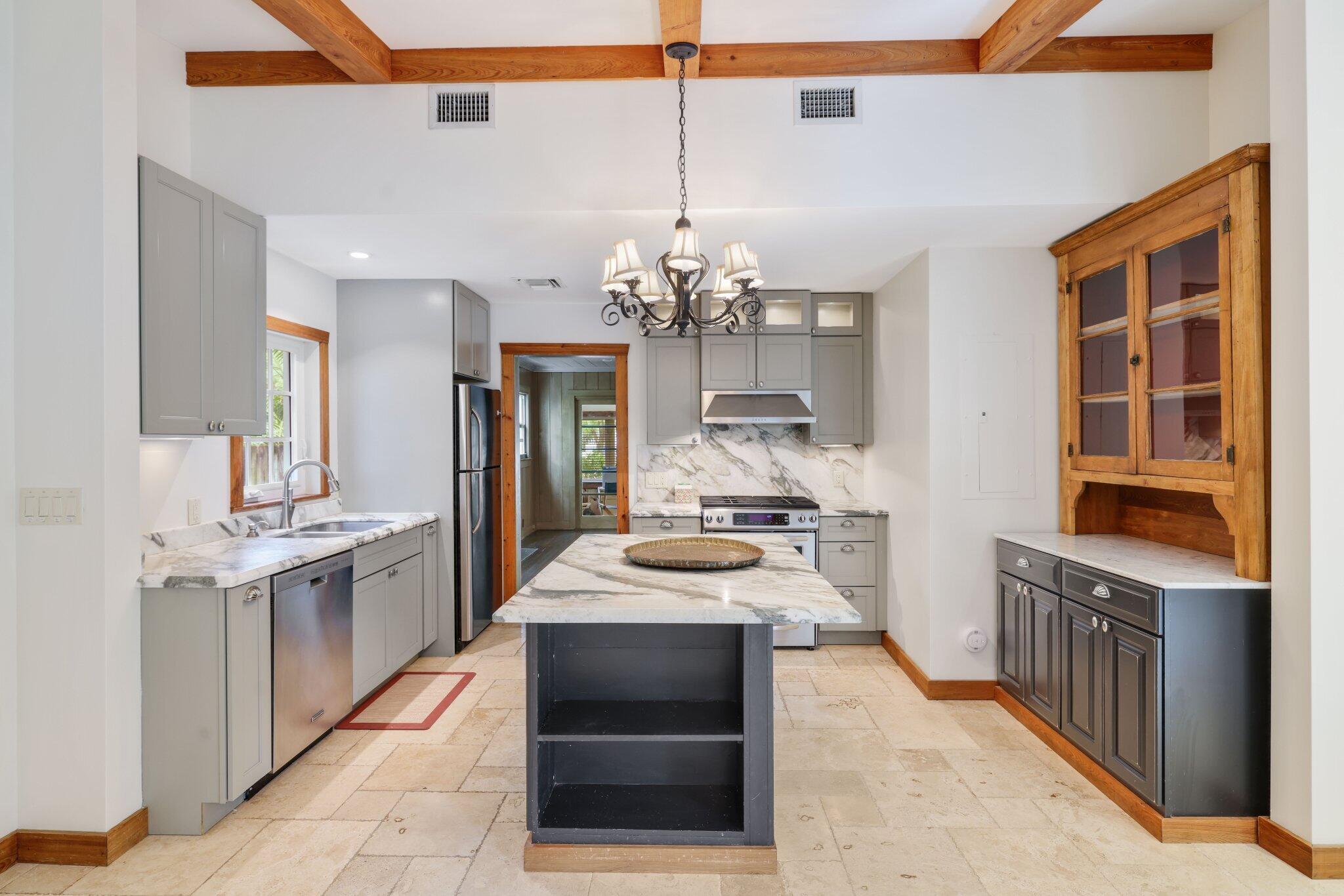 42 Palm Square - 16.jpg-SMALL