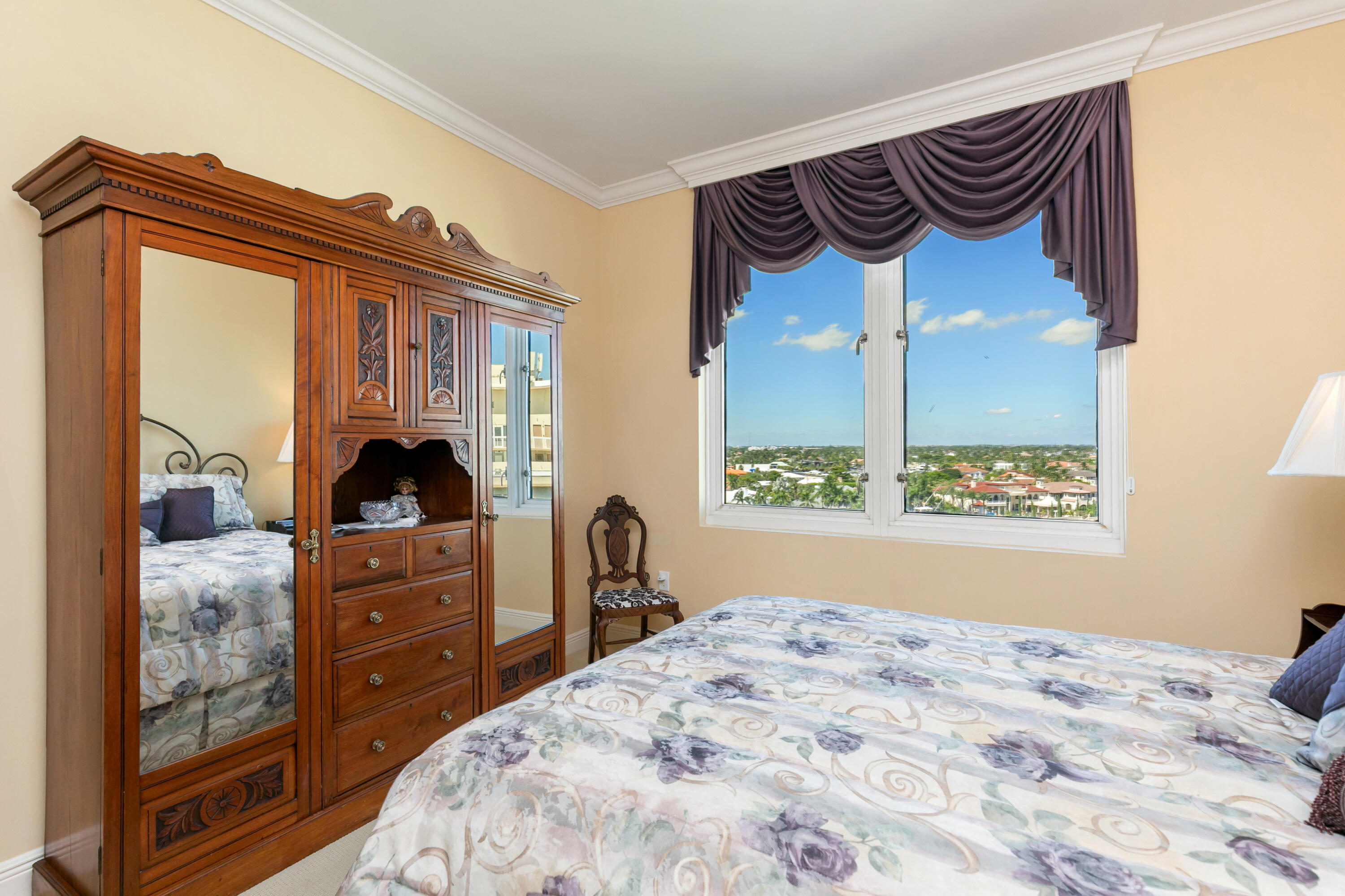 Guest Bedroom 1 with ensuite