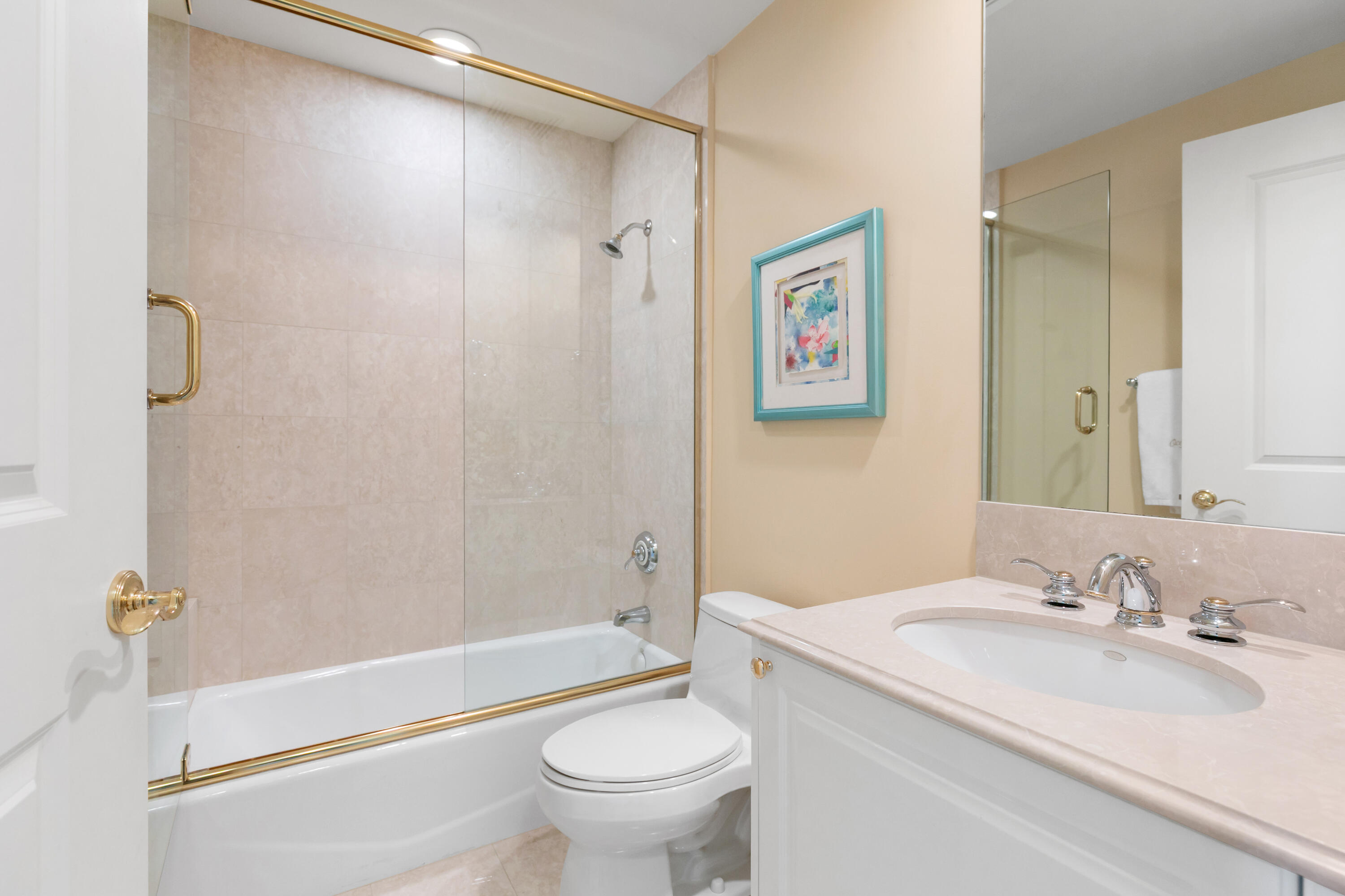 Guest Bedroom 1 ensuite