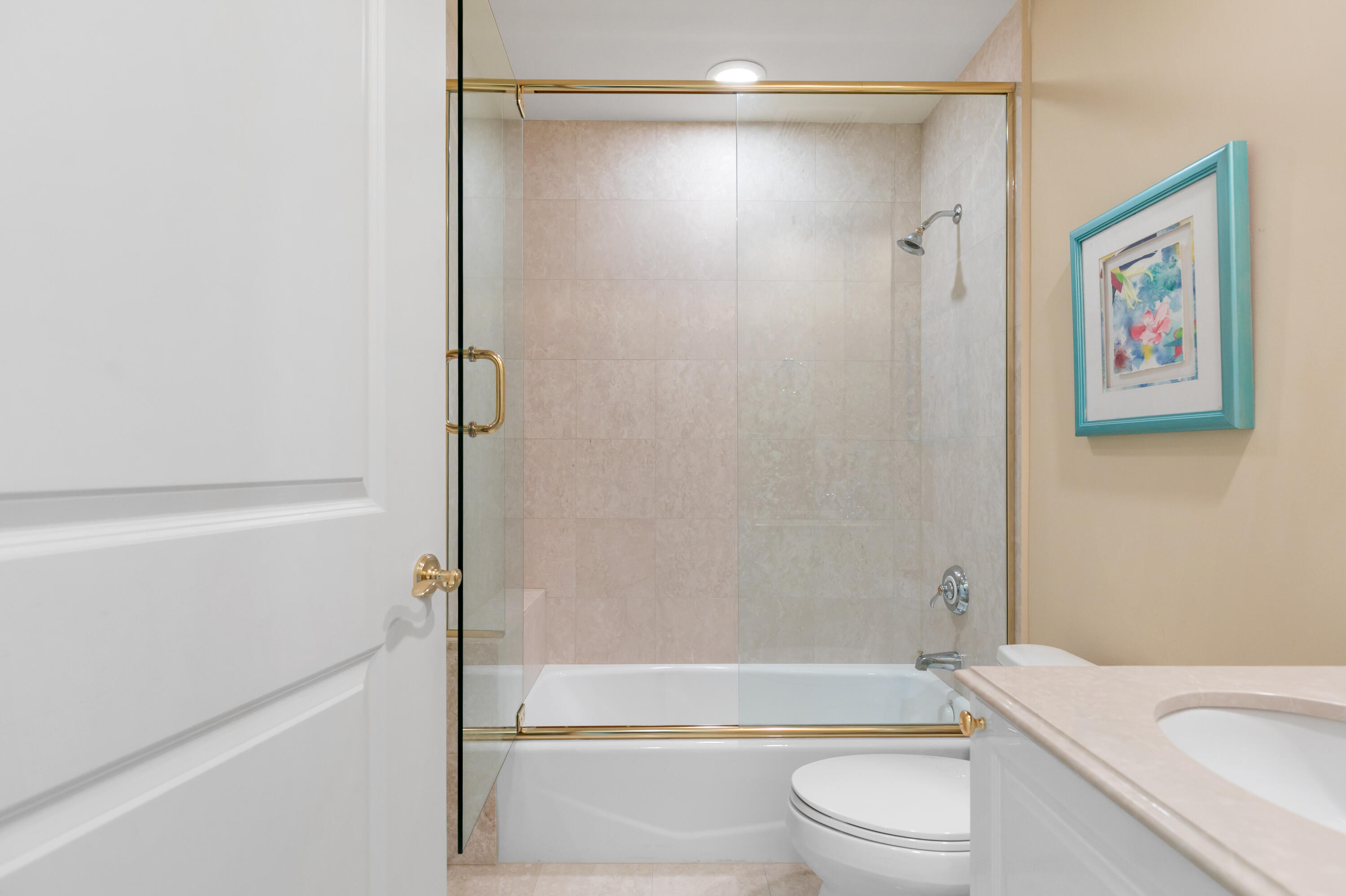 Guest Bedroom 1 ensuite