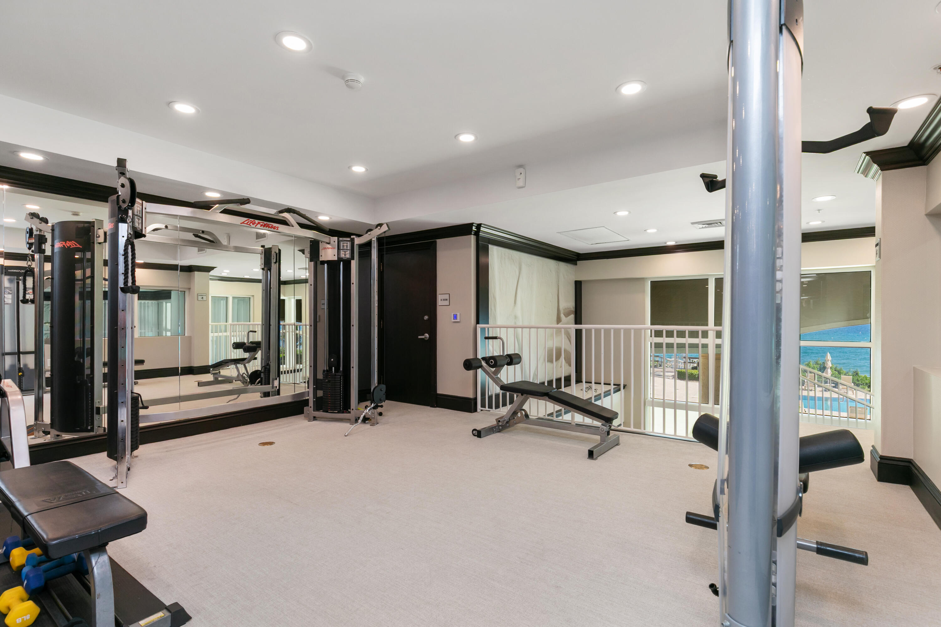 Two-level fitness center