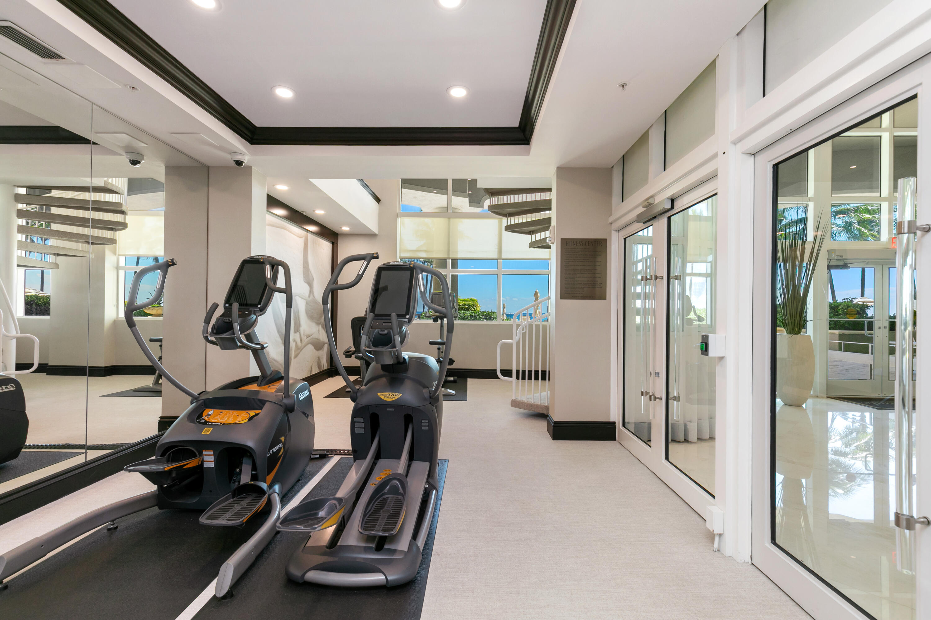 Two-level fitness center