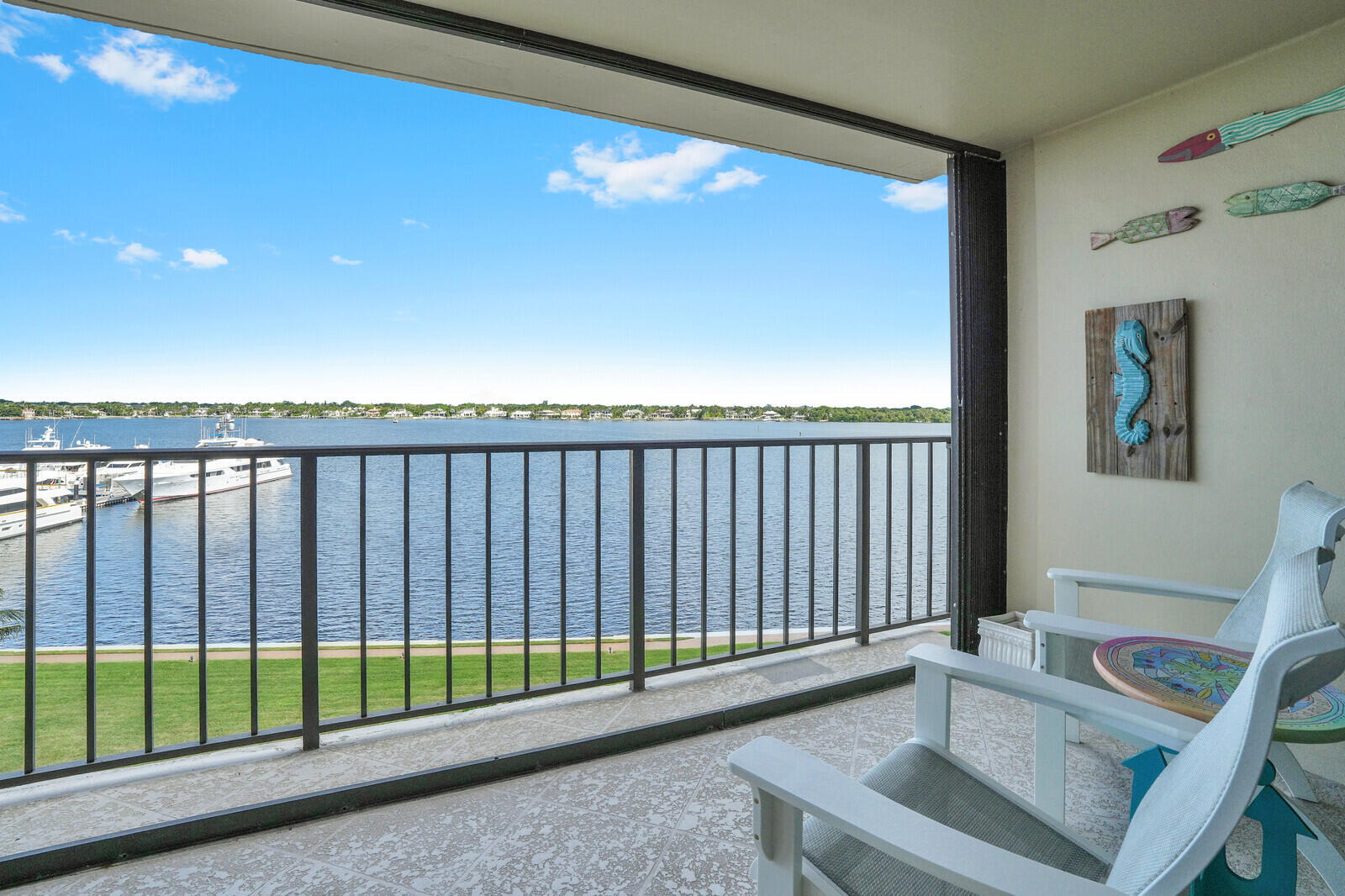 28' patio with view