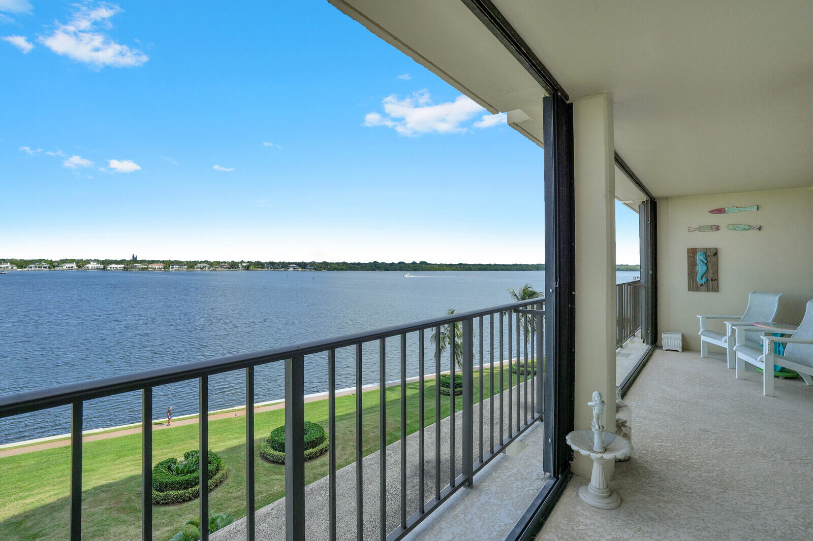 28' patio with view