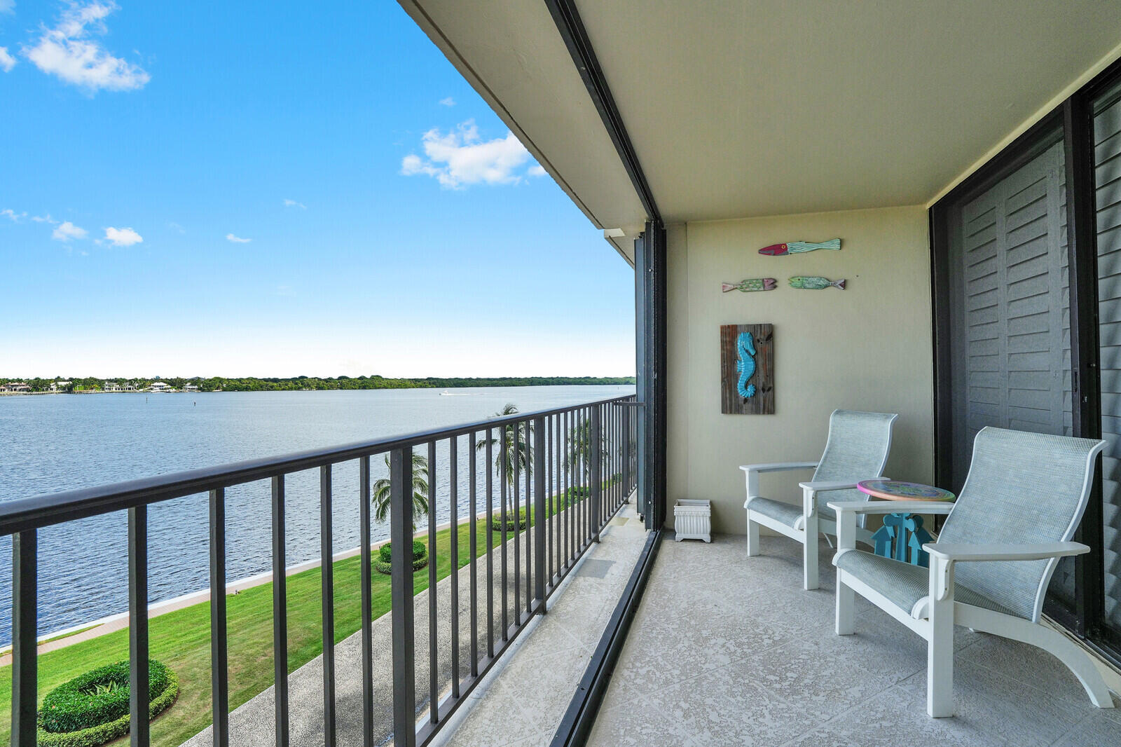 28' patio with view