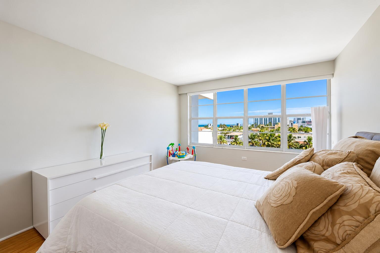 Serene Coastal Minimalist Bedroom