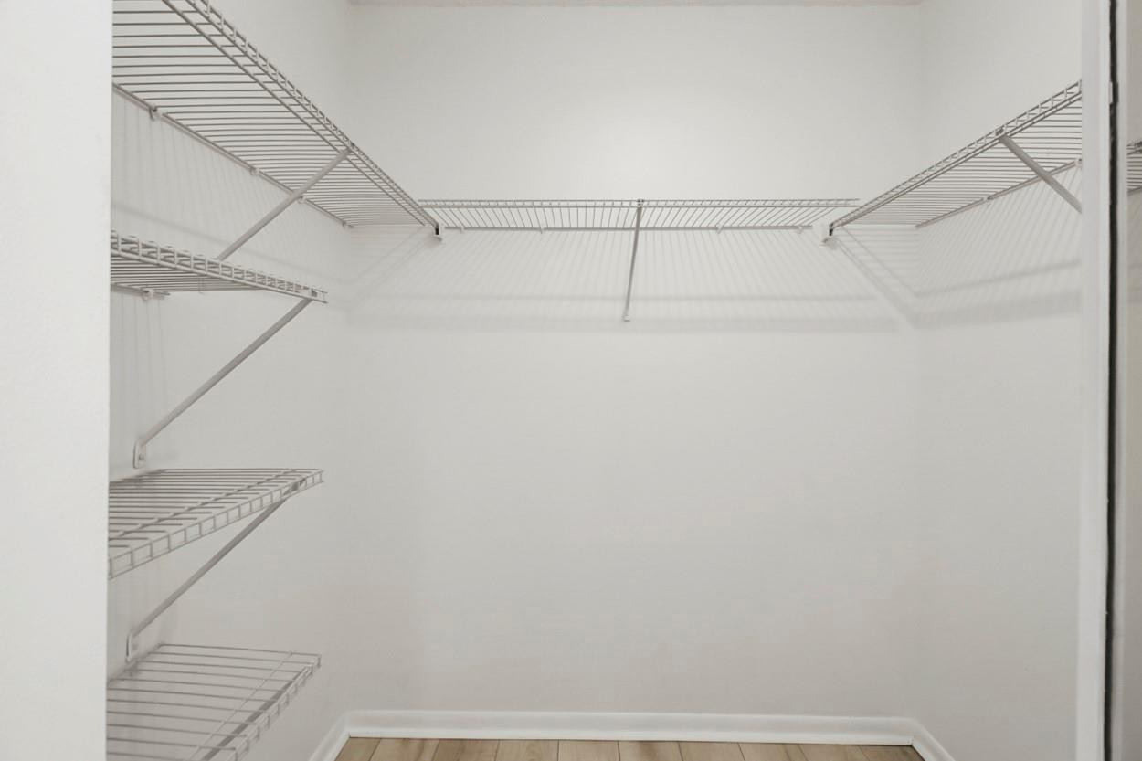 walk in Closet