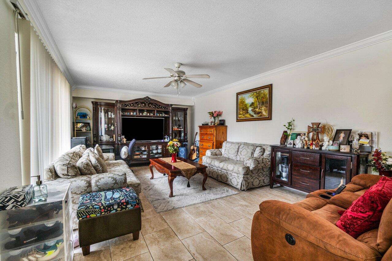 015-2212ndWay-WestPalmBeach-FL-33407-SMA