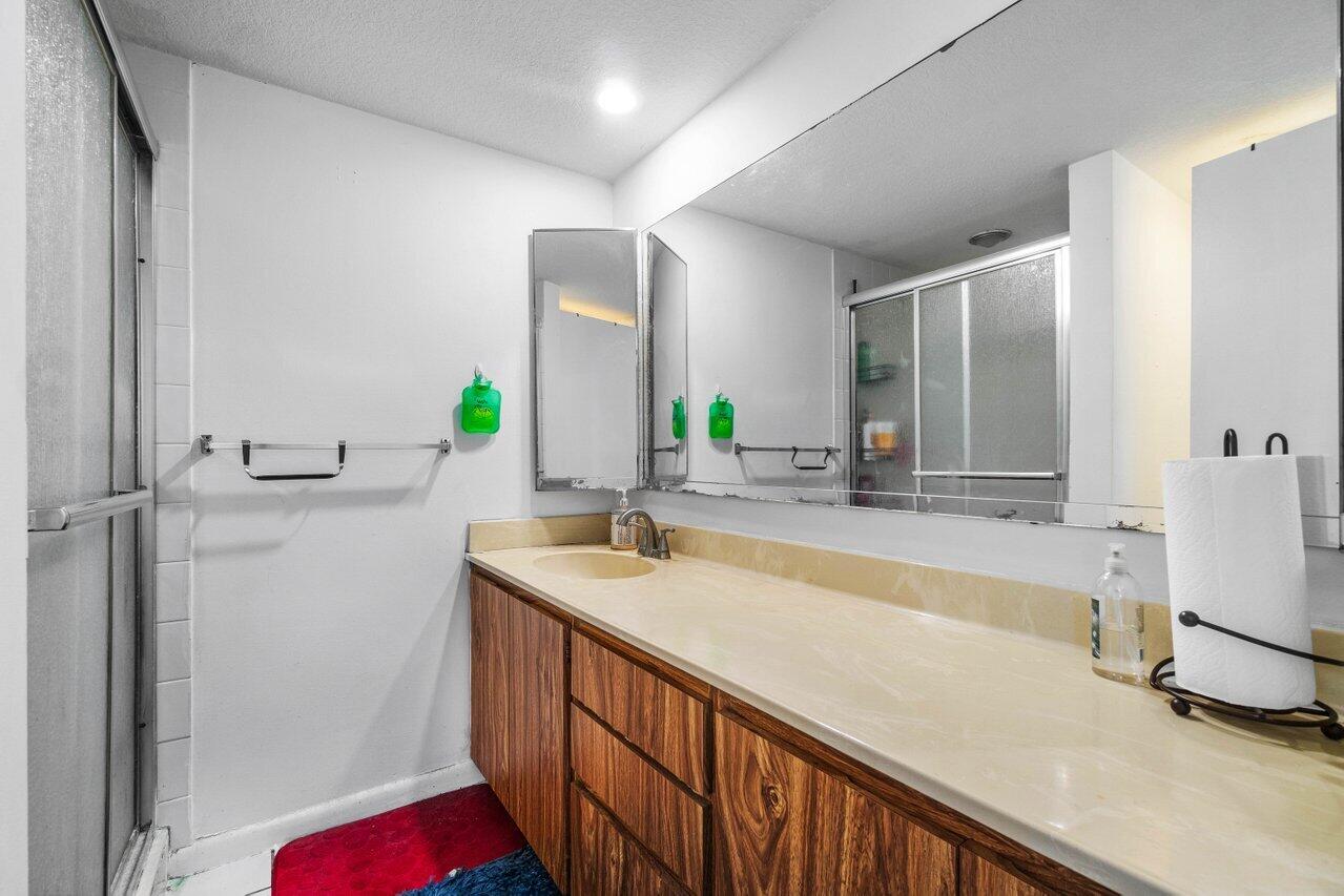 018-2212ndWay-WestPalmBeach-FL-33407-SMA