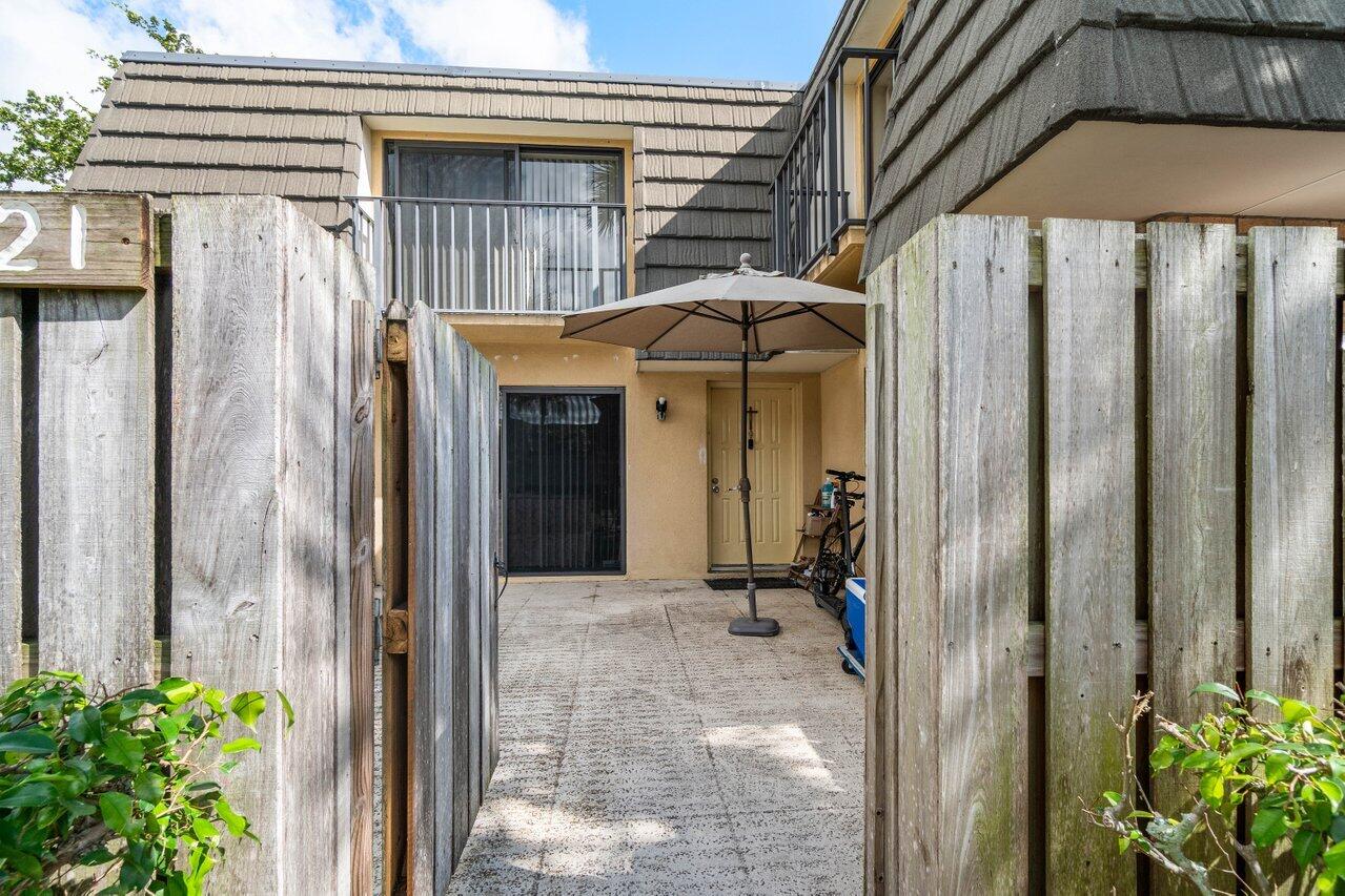 005-2212ndWay-WestPalmBeach-FL-33407-SMA