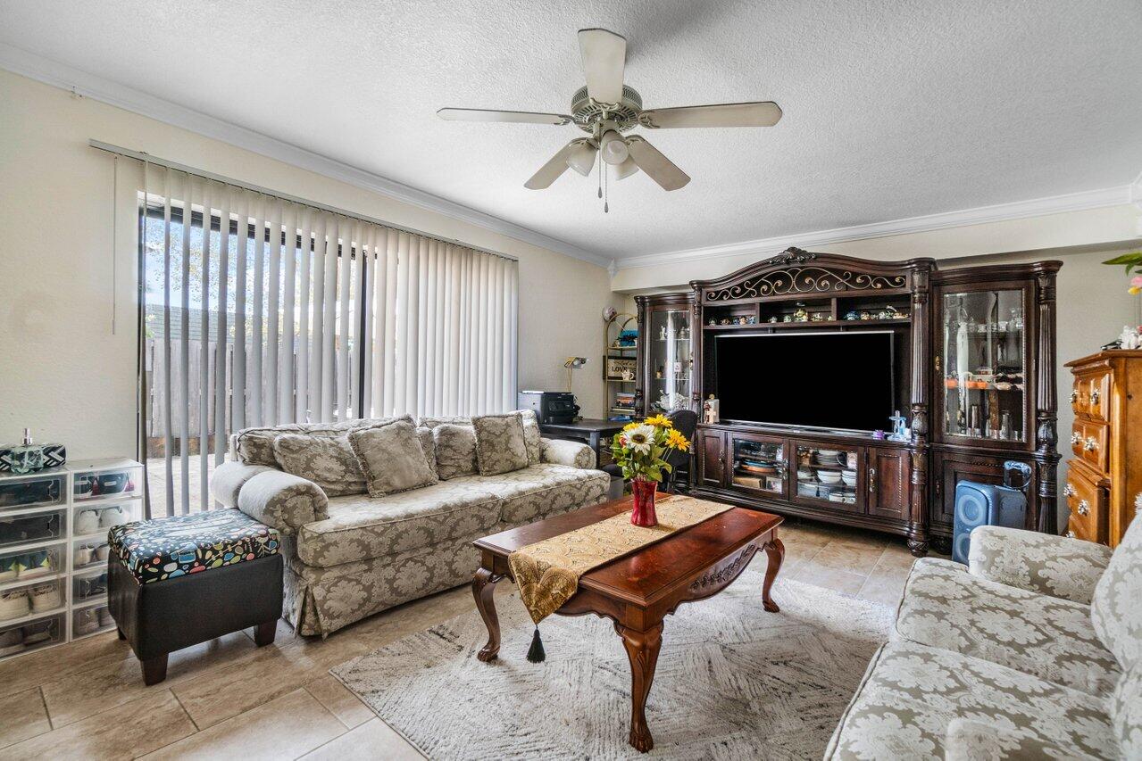 016-2212ndWay-WestPalmBeach-FL-33407-SMA