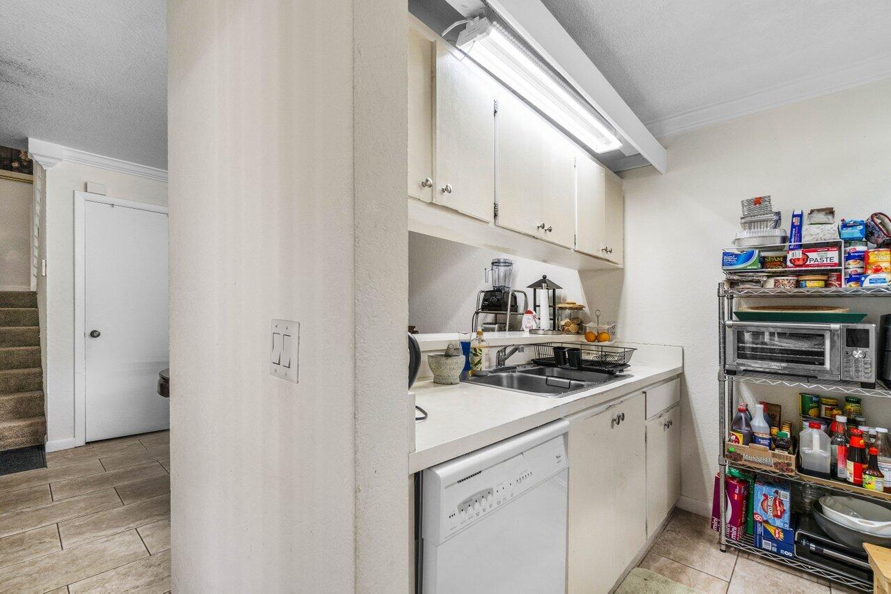 013-2212ndWay-WestPalmBeach-FL-33407-SMA