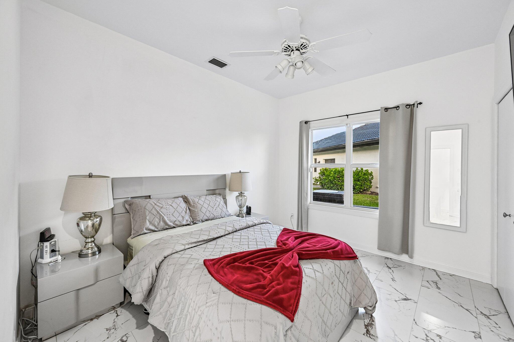25-web-or-mls-Kirkaldy Ln-S2910-025