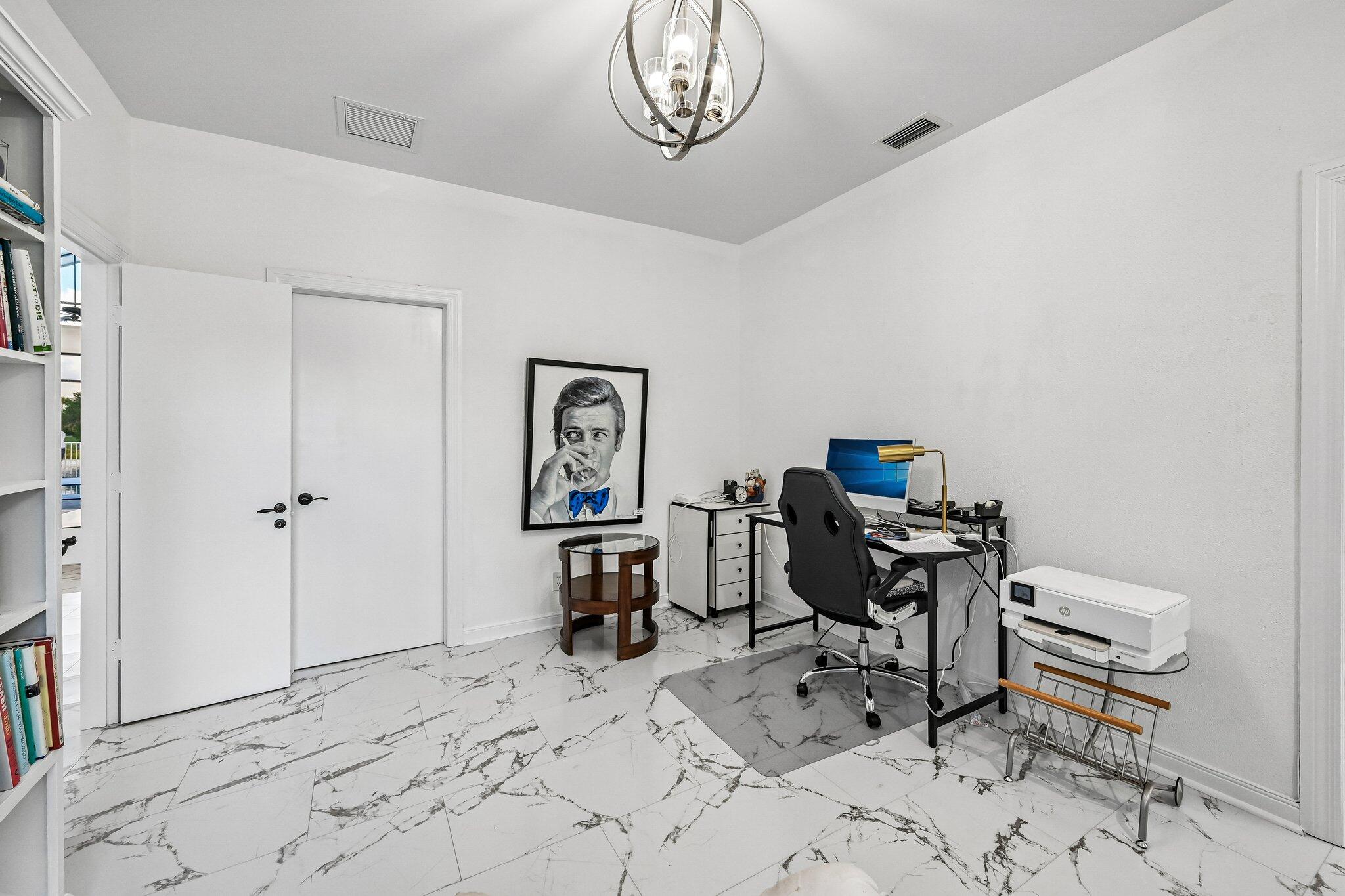 47-web-or-mls-Kirkaldy Ln-S2910-047