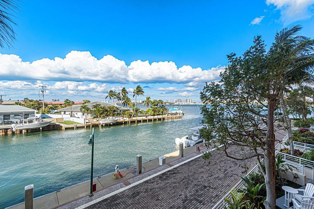 Just Off the Intracoastal