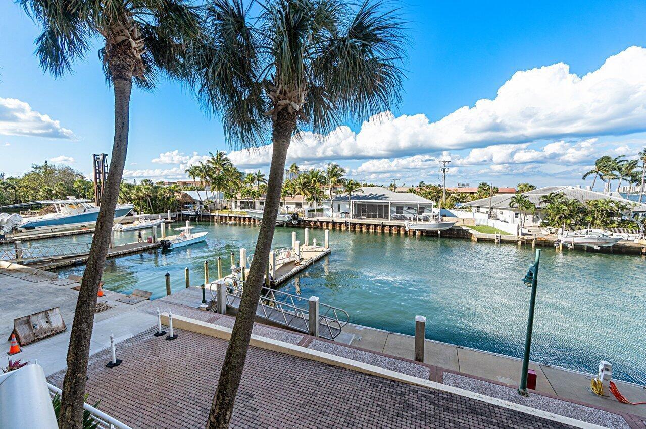 Adjacent Marina for your Boat