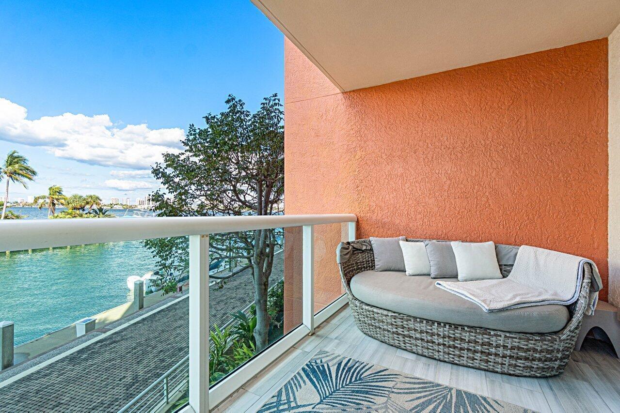 032-2640LakeShoreDrive-RivieraBeach-FL-3