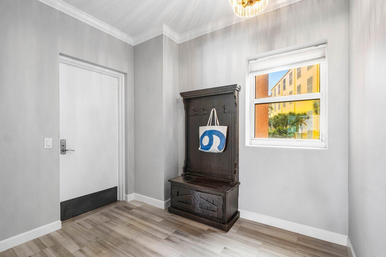 Foyer / entry