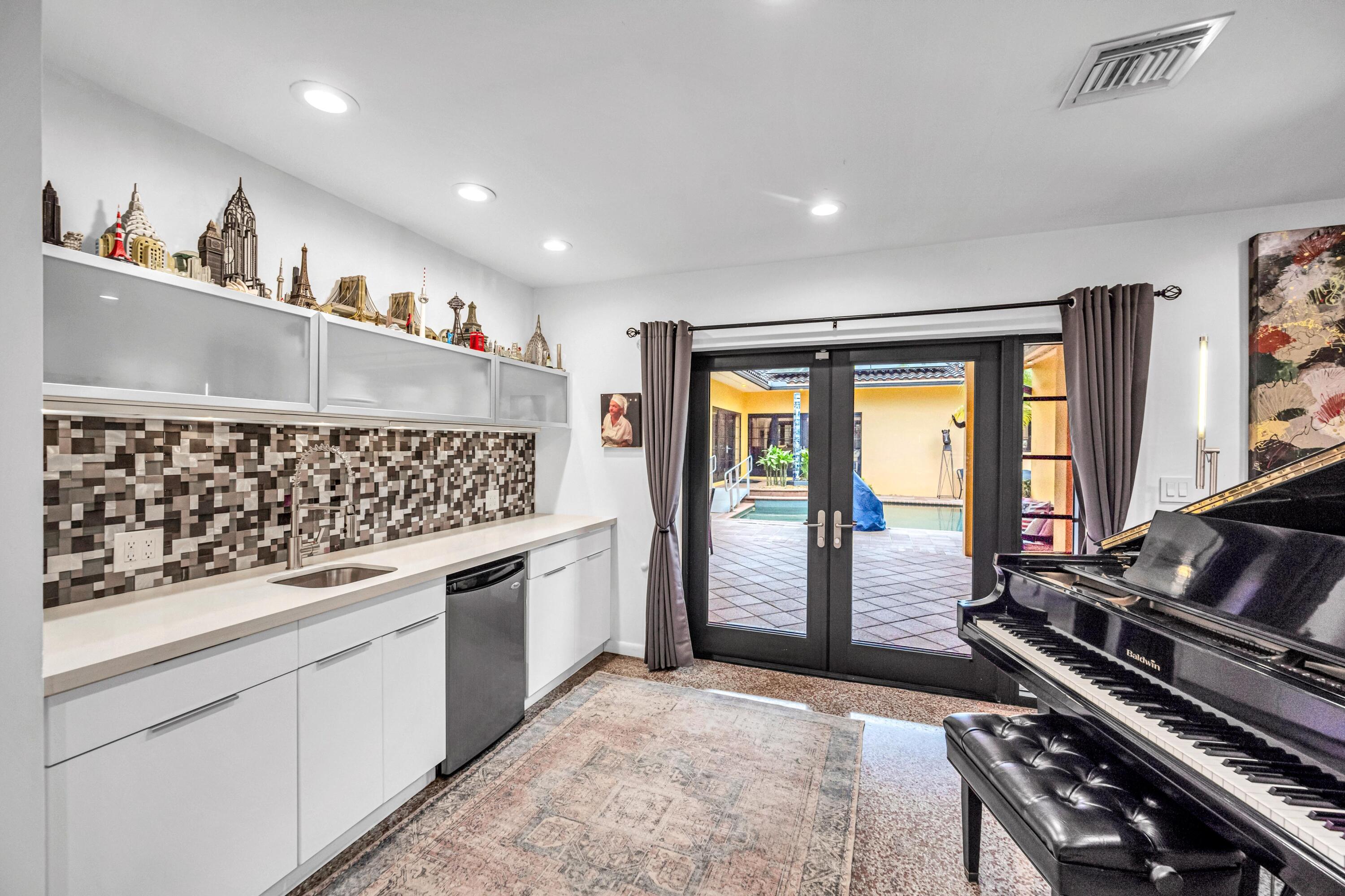 729 NE 19TH AVE-11
