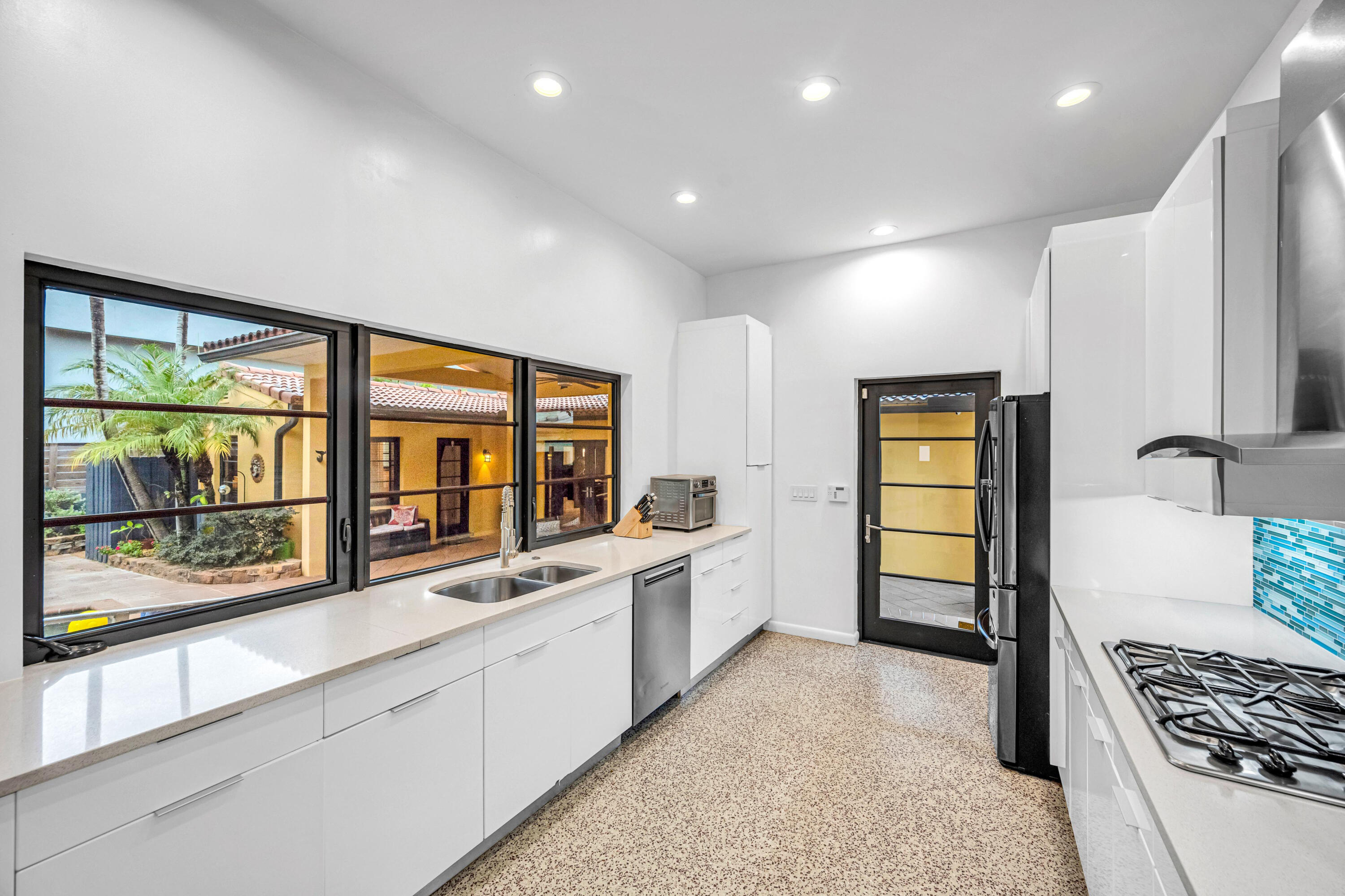 729 NE 19TH AVE-33