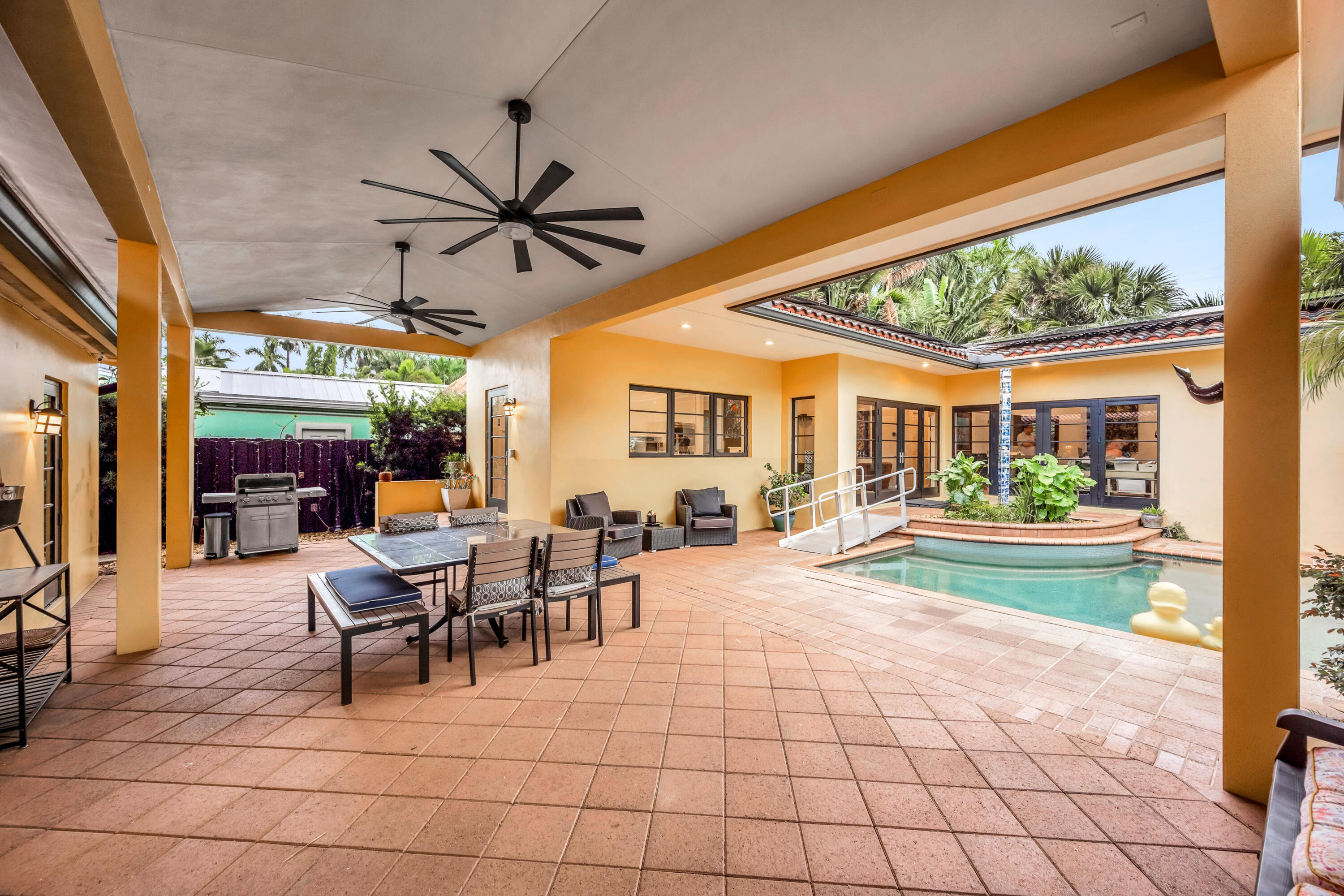 729 NE 19TH AVE-20