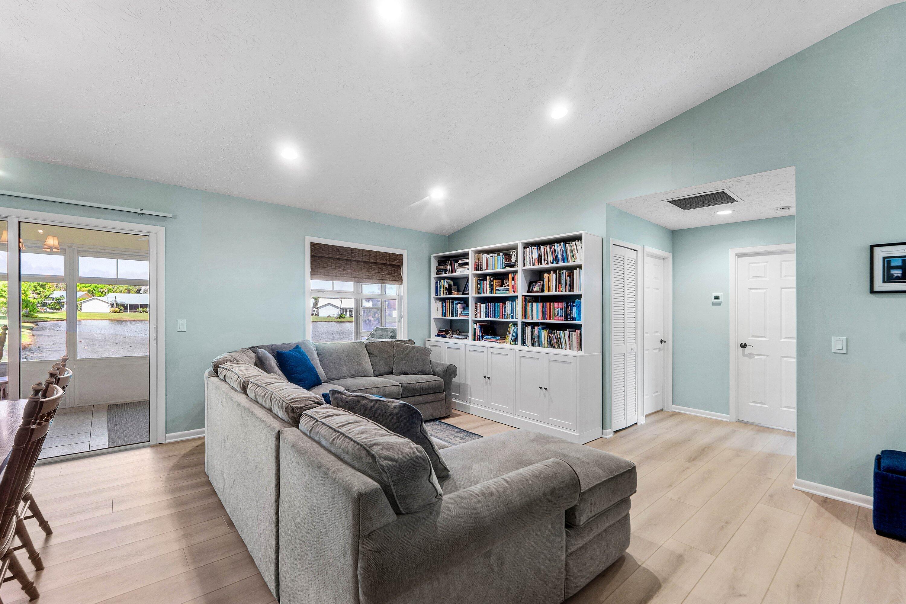 008-4141SoutheastPeppertreeStreet-Stuart