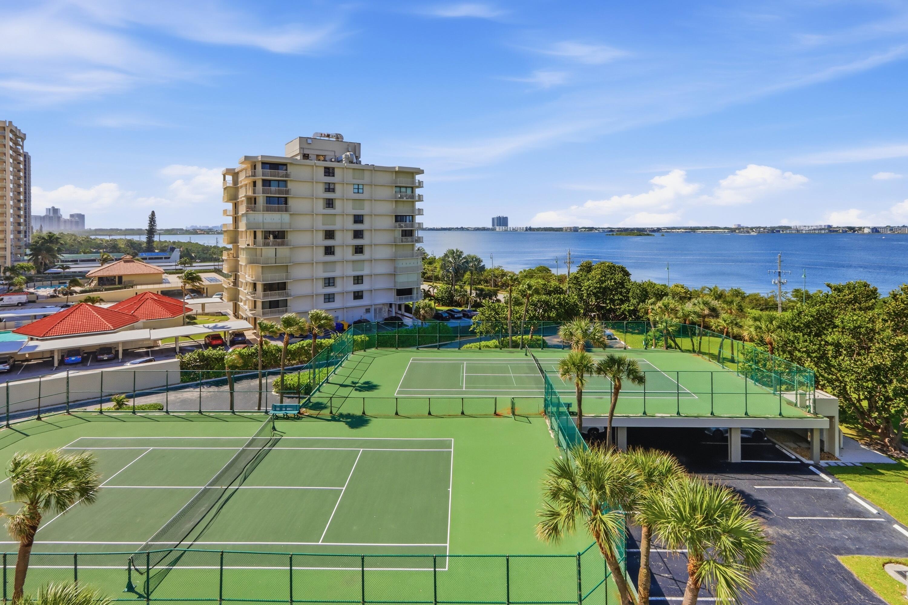 tennis & pickleball courts