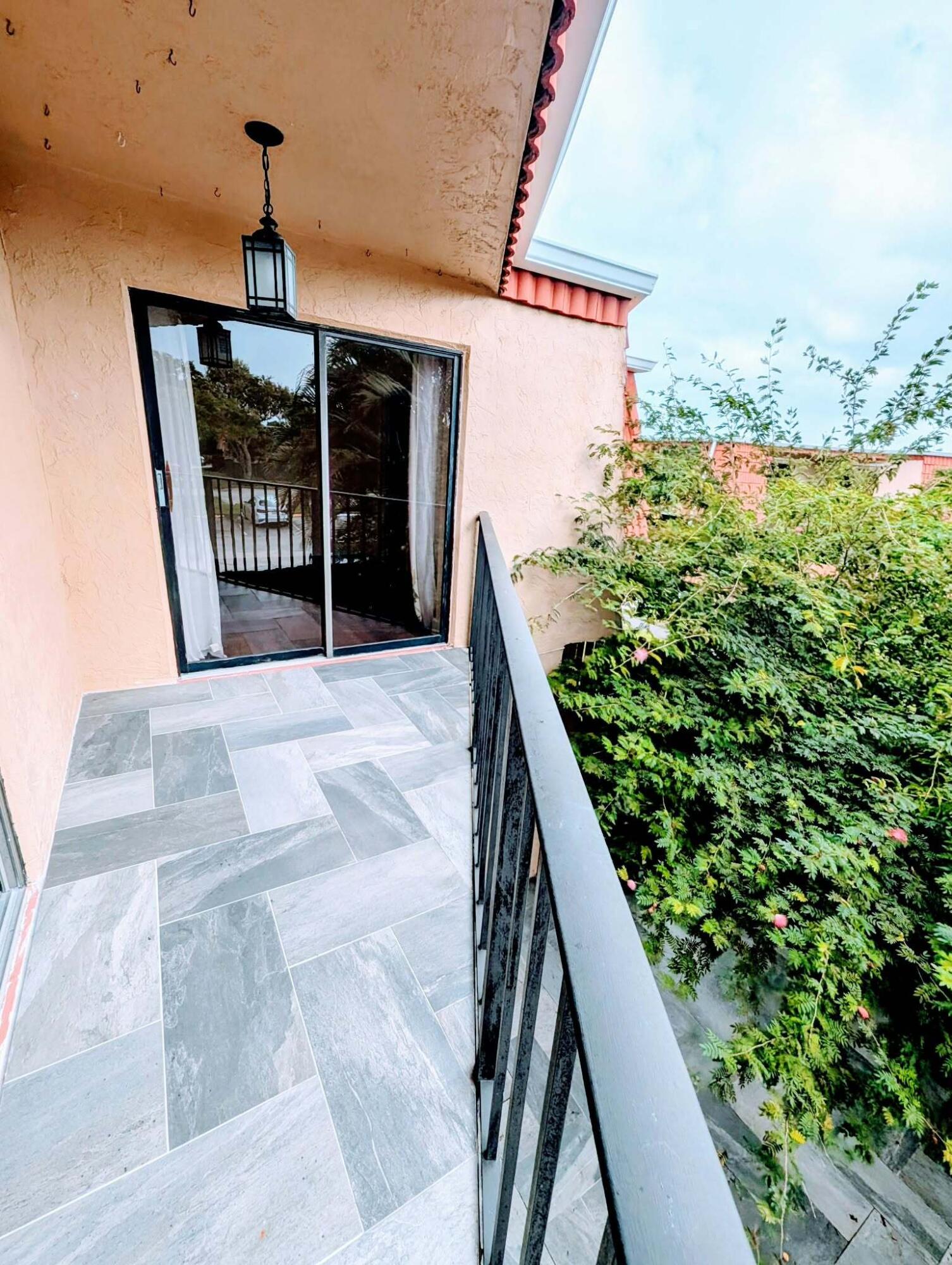 balcony